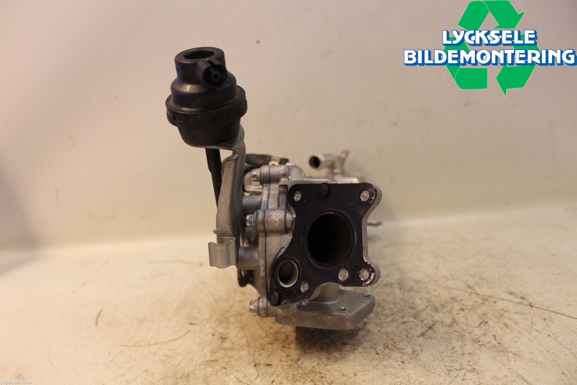 Mercedes-Benz MB E-KLASS (W212) 09-16 Avgaskylare