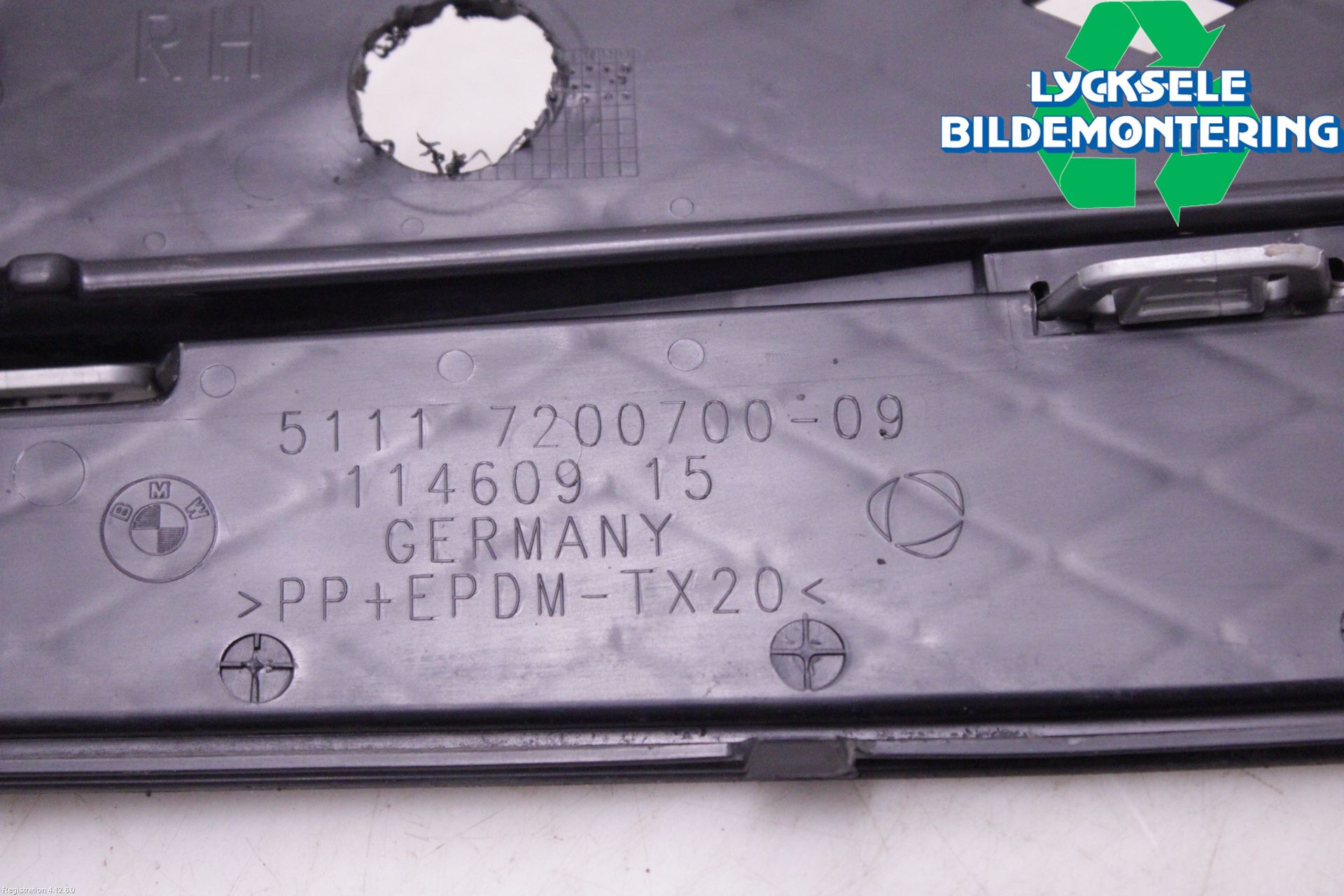 BMW 5 F10/F11/F18 09-17 Grilldel Höger