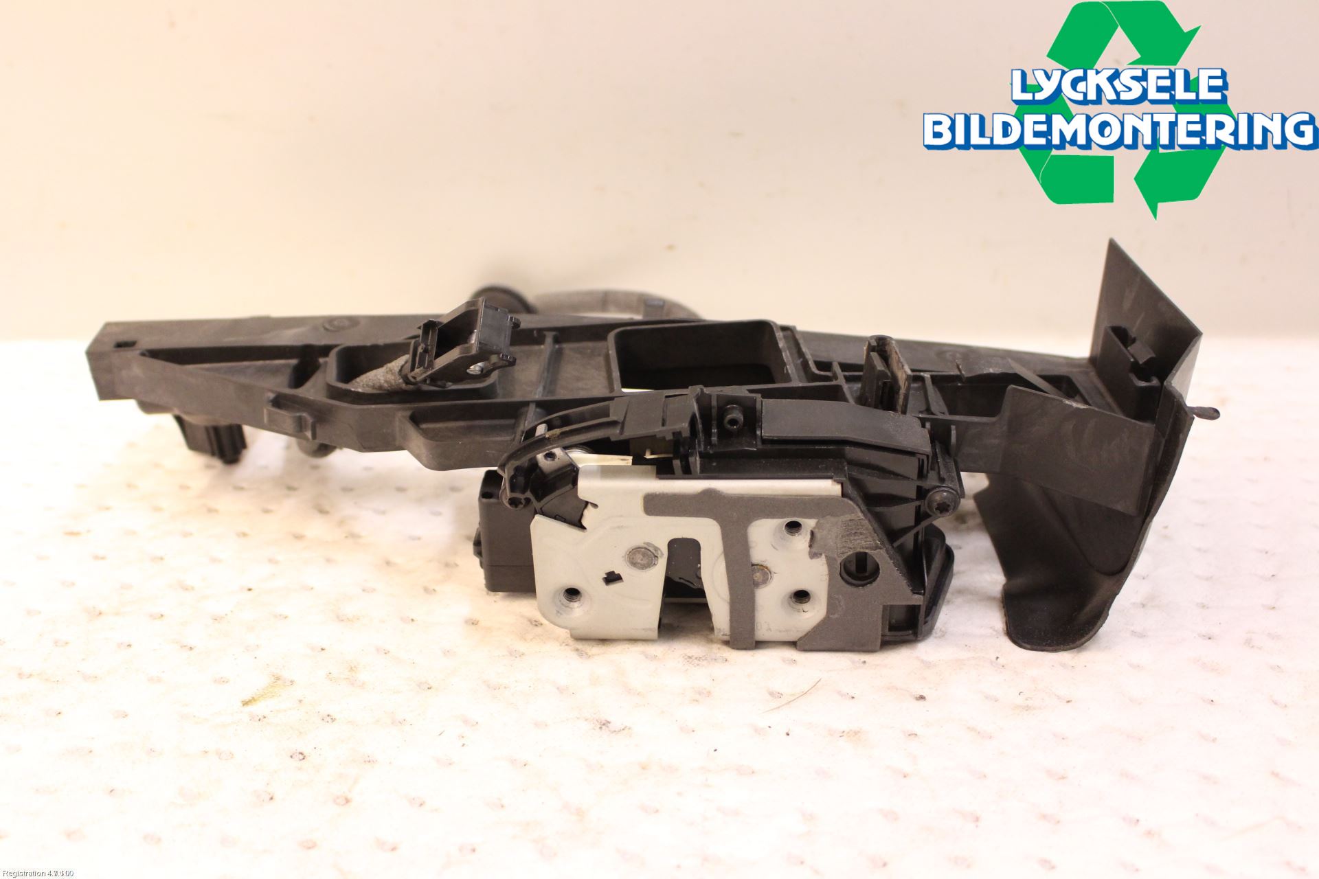 Ford KUGA 13-16 Låskista-Dörrlås