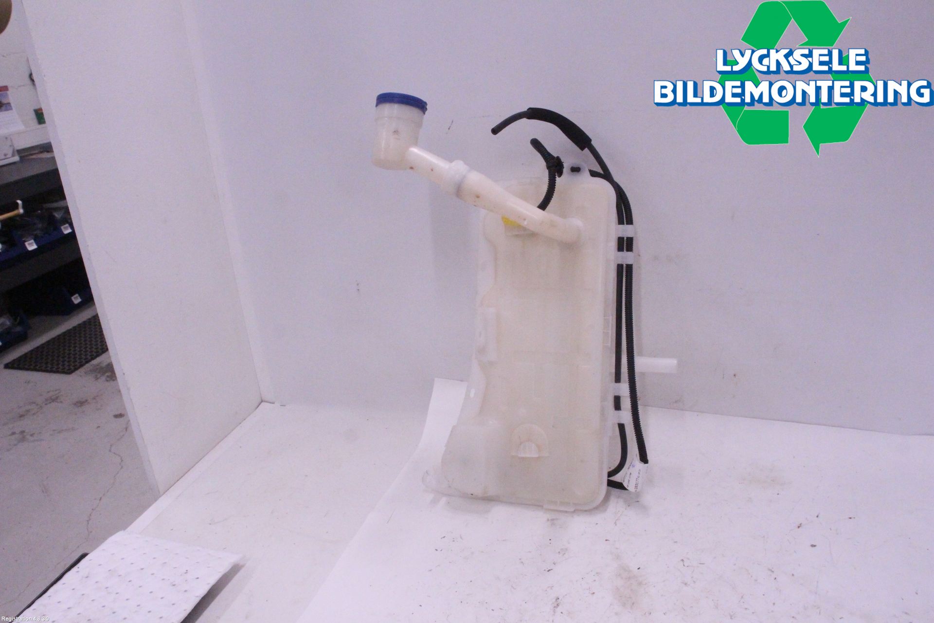 Peugeot PARTNER/E-PARTNER 19- Spolartank Vindruta