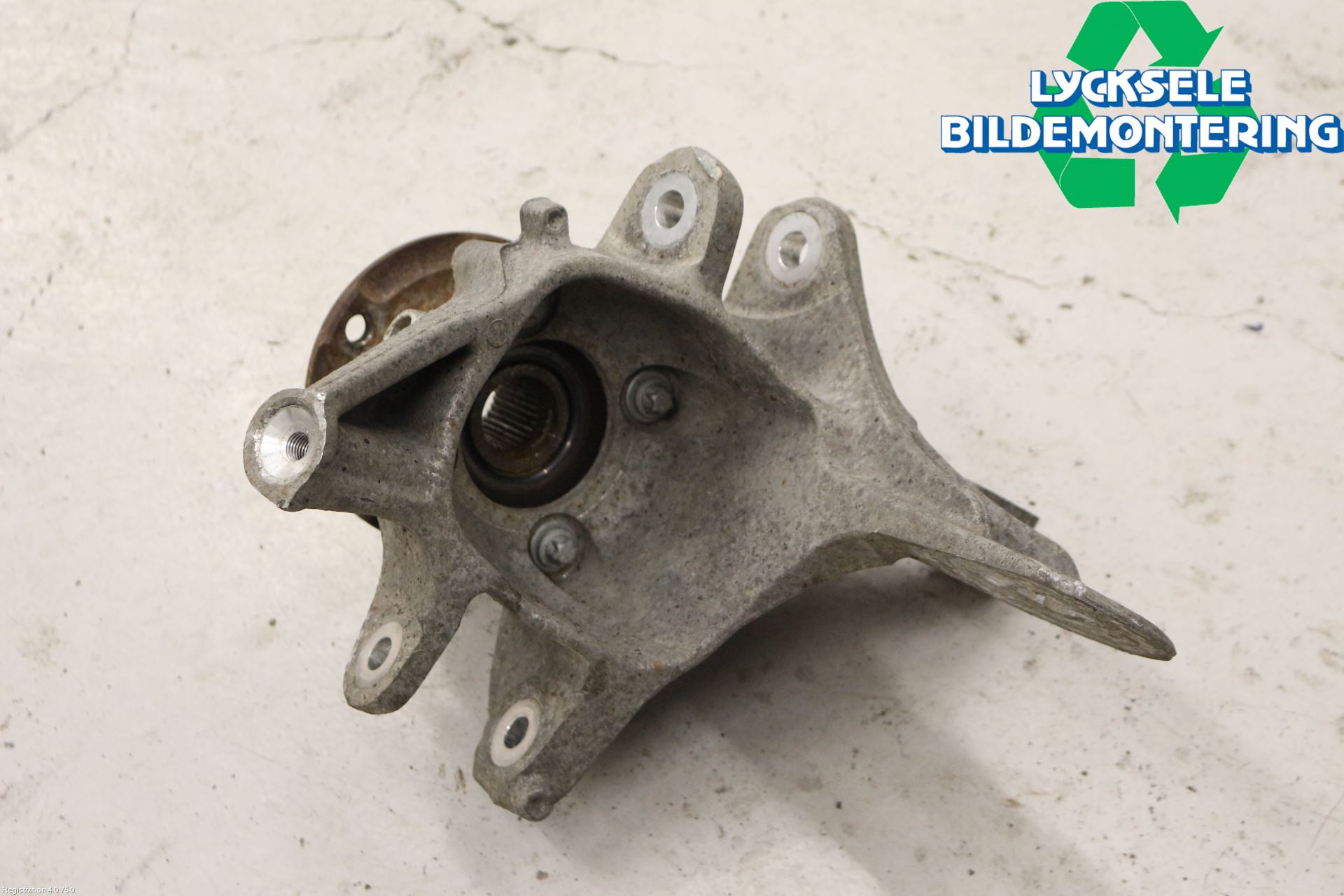 BMW 5 F10/F11/F18 09-17 Hjullagerhus-Spindel Vä B