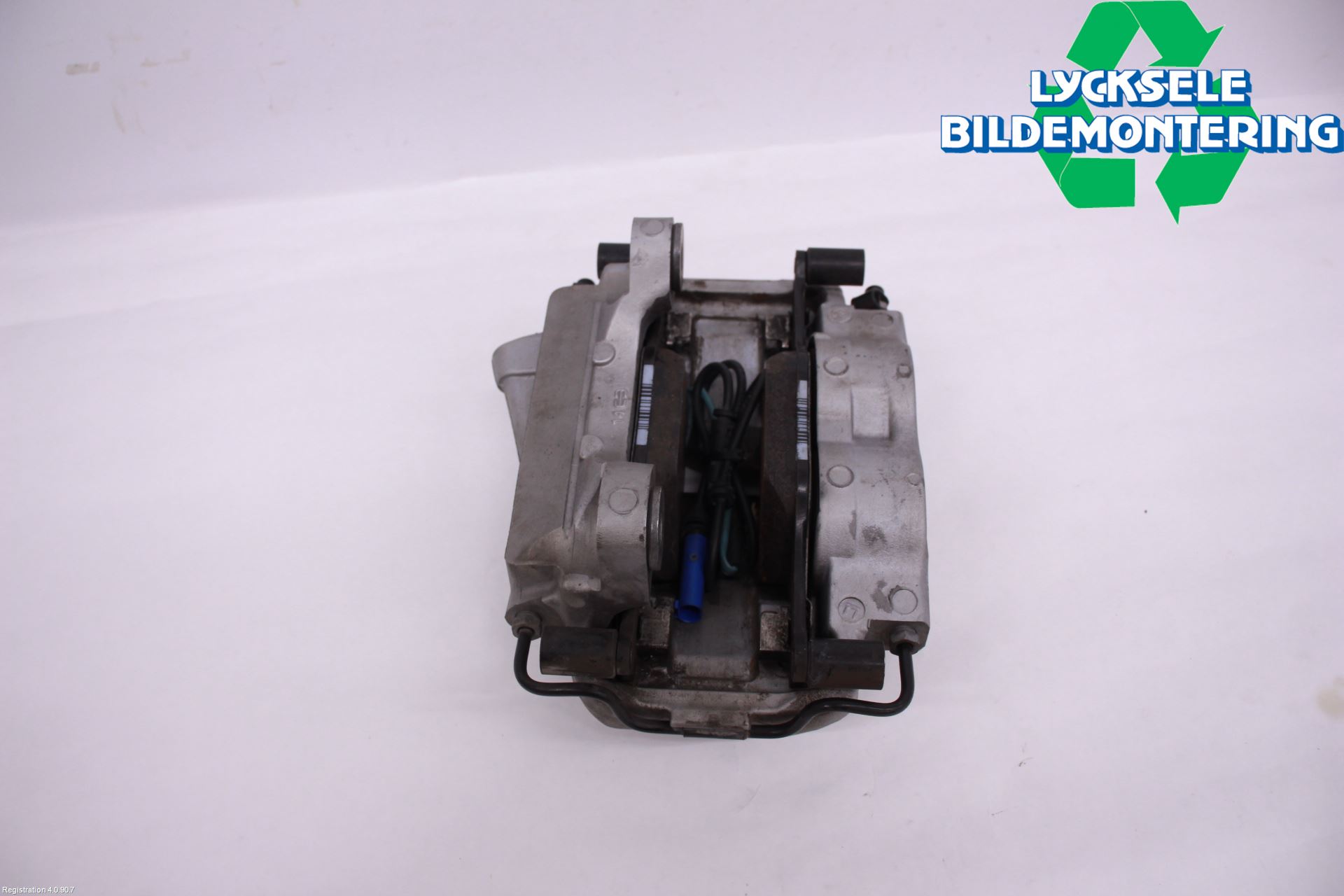BMW 5 G30/G31/F90 17-23 Bromsok Fram Vänster