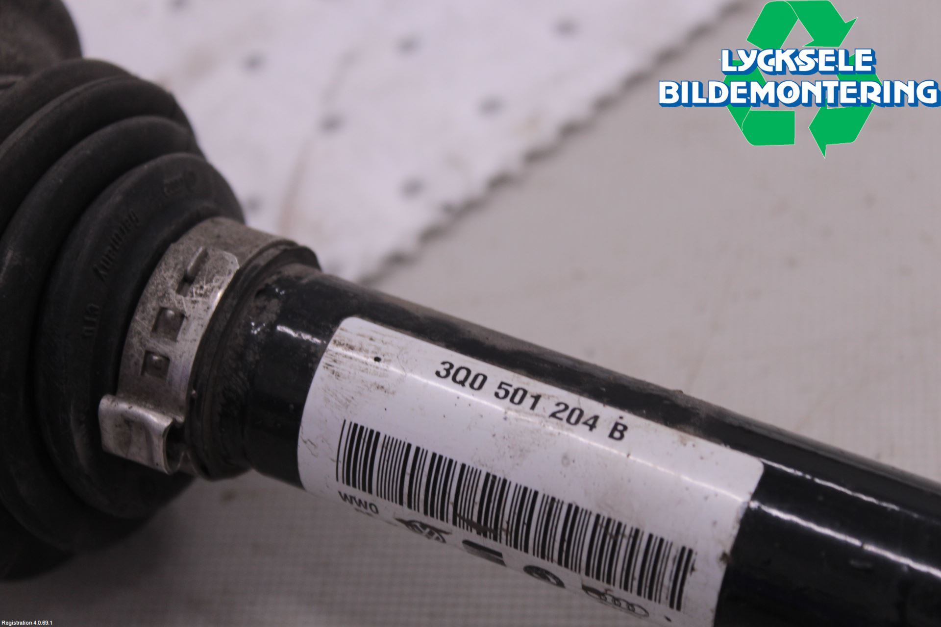 Volkswagen VW TIGUAN 16-24 Drivaxel Bak Höger