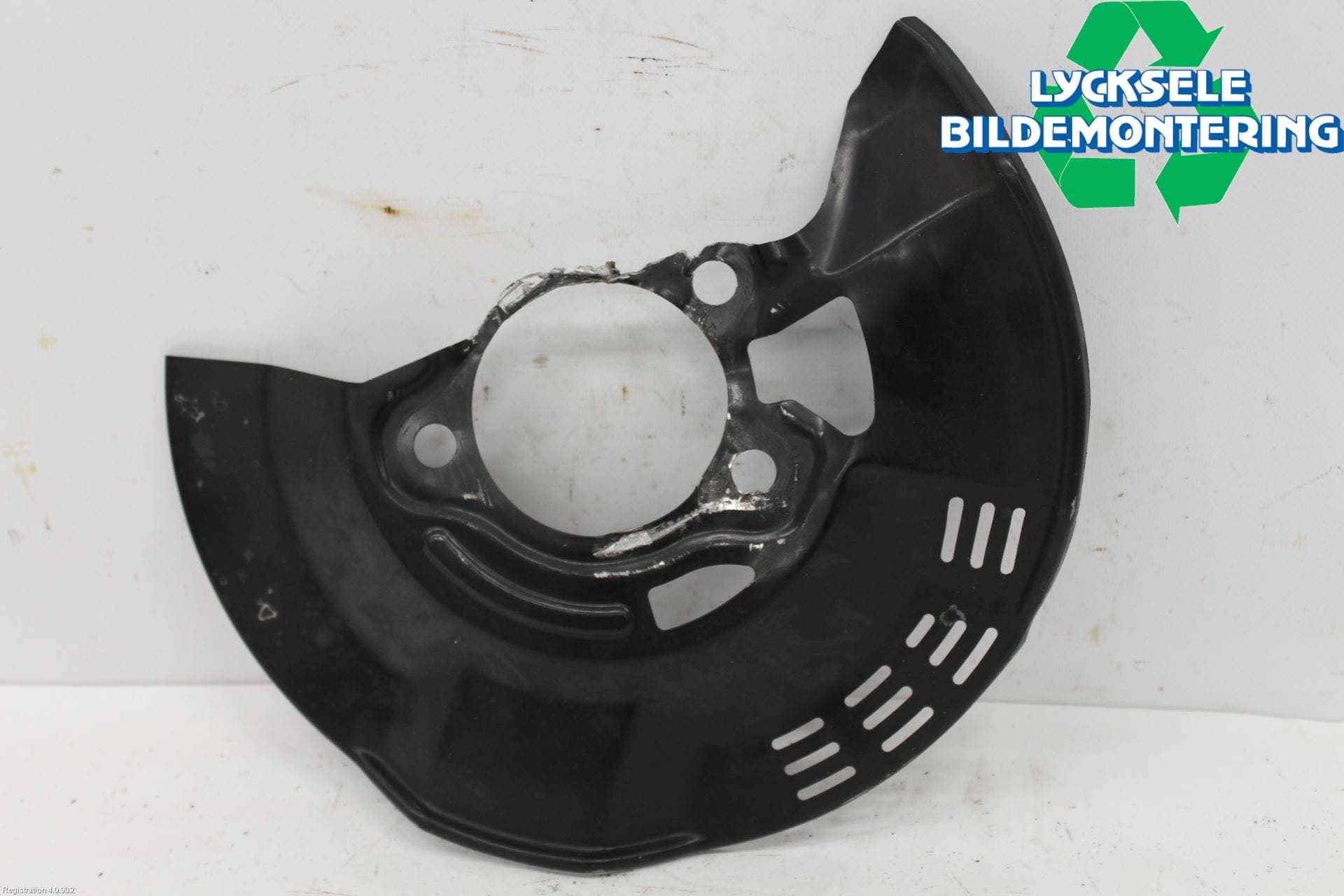 Toyota YARIS CROSS XP21 21- Bromssköld Fram