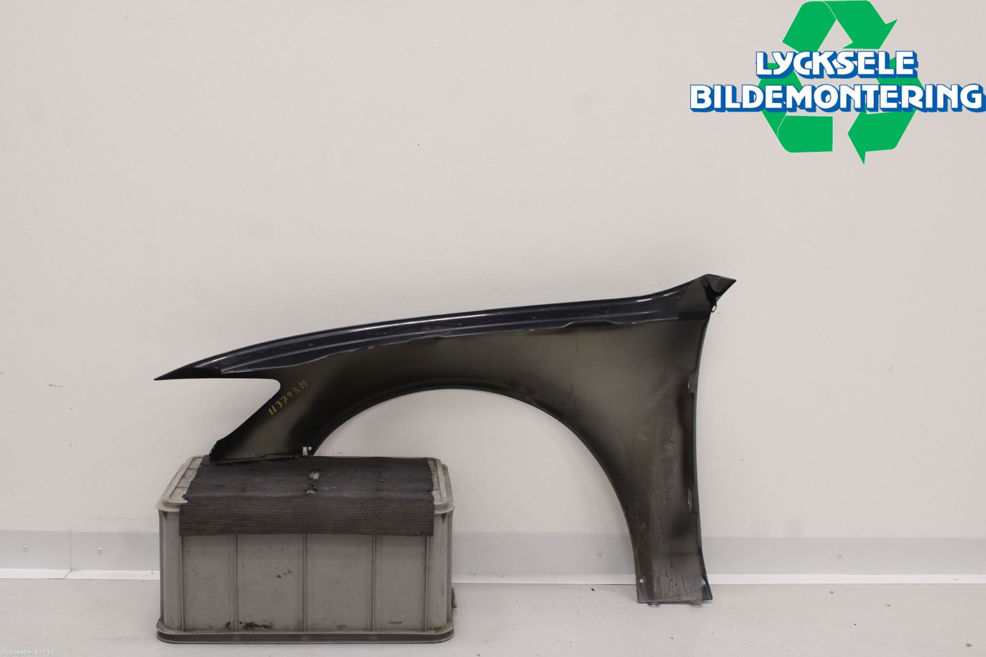 Audi A6 ALLROAD 12-18 Skärm Fram Höger