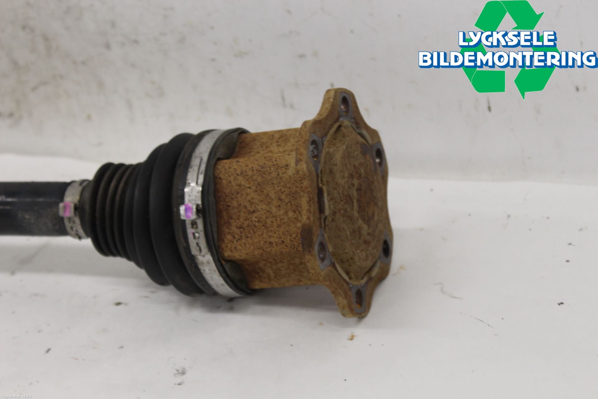 Audi Q5 09-16 Drivaxel Fram Höger