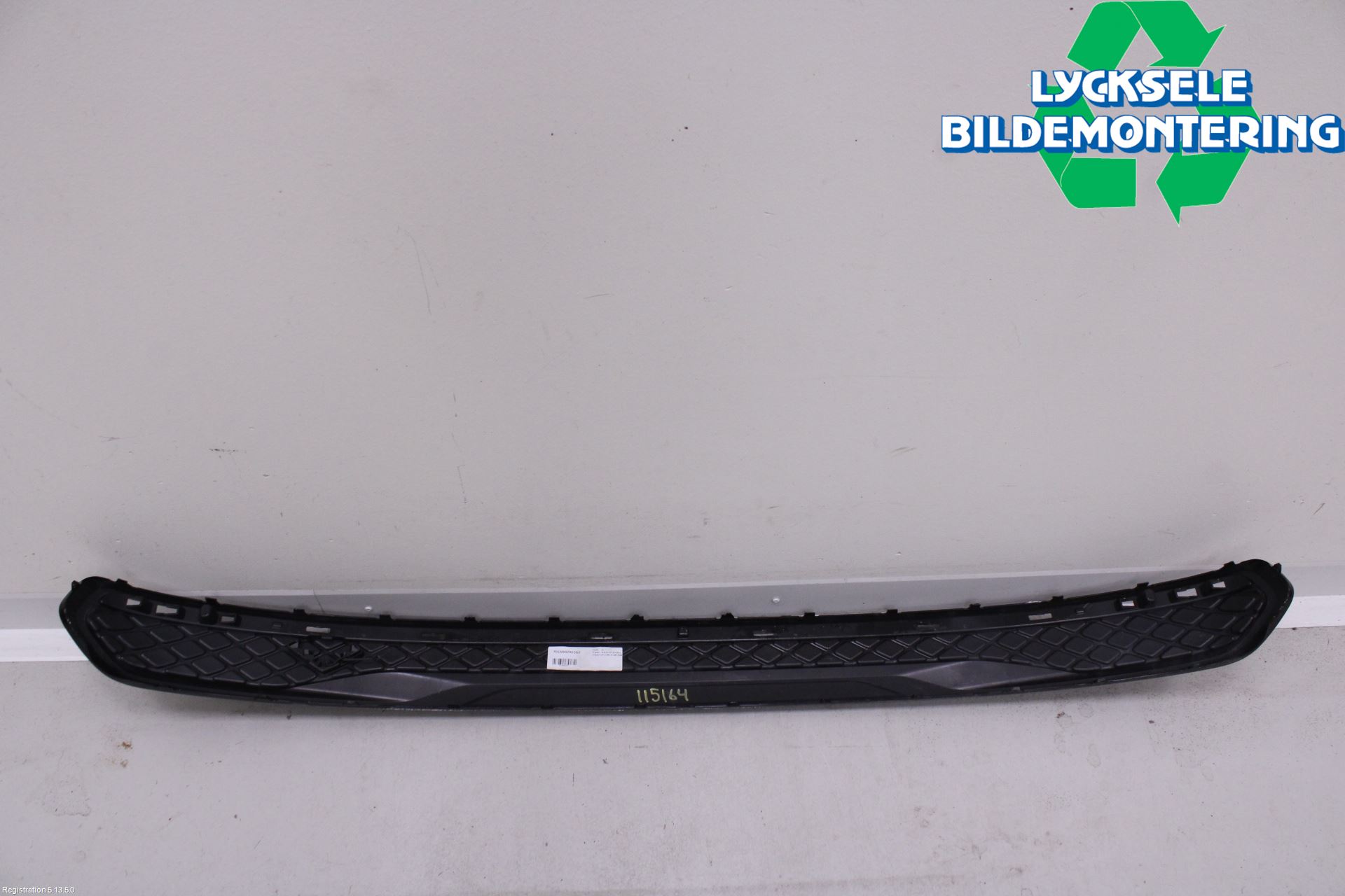 Volkswagen VW PASSAT 24- Stötfångardel Bak Mitt