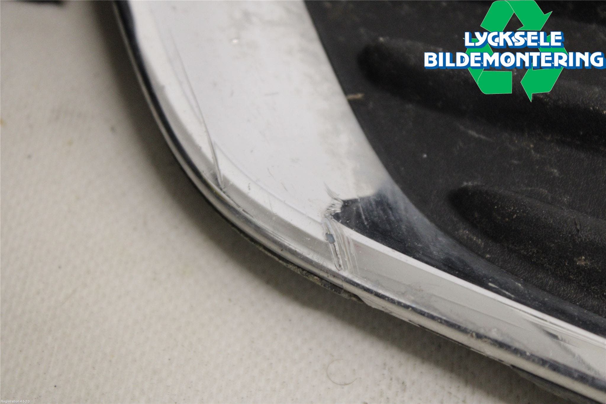 Ford FOCUS 15-18 Dimljussarg Fram