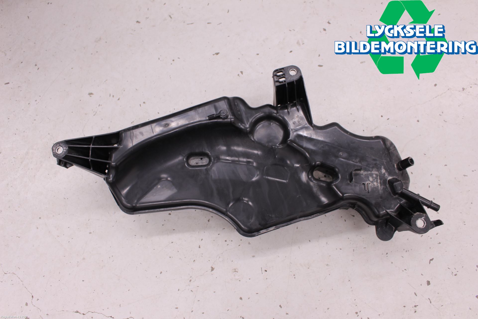 Volkswagen VW GOLF / E-GOLF VIII 20- Adblue Tank