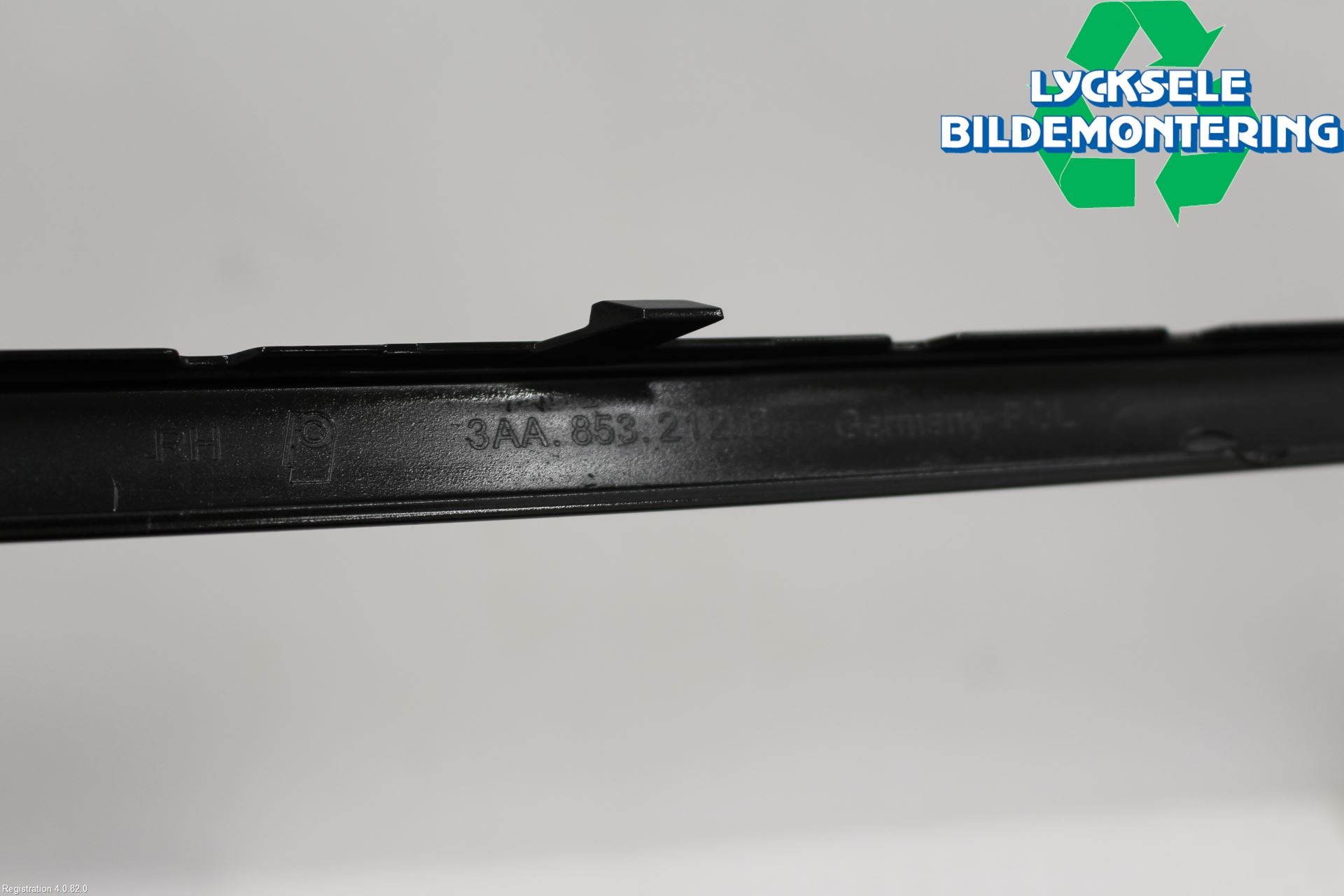 Volkswagen VW PASSAT 11-14 Dimljussarg Fram