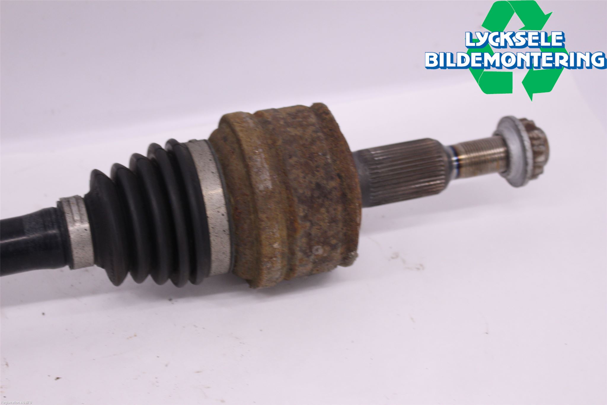 Volkswagen VW TRANSP/CARAVELLE (T6) 16-22 Drivaxel Bak Höger