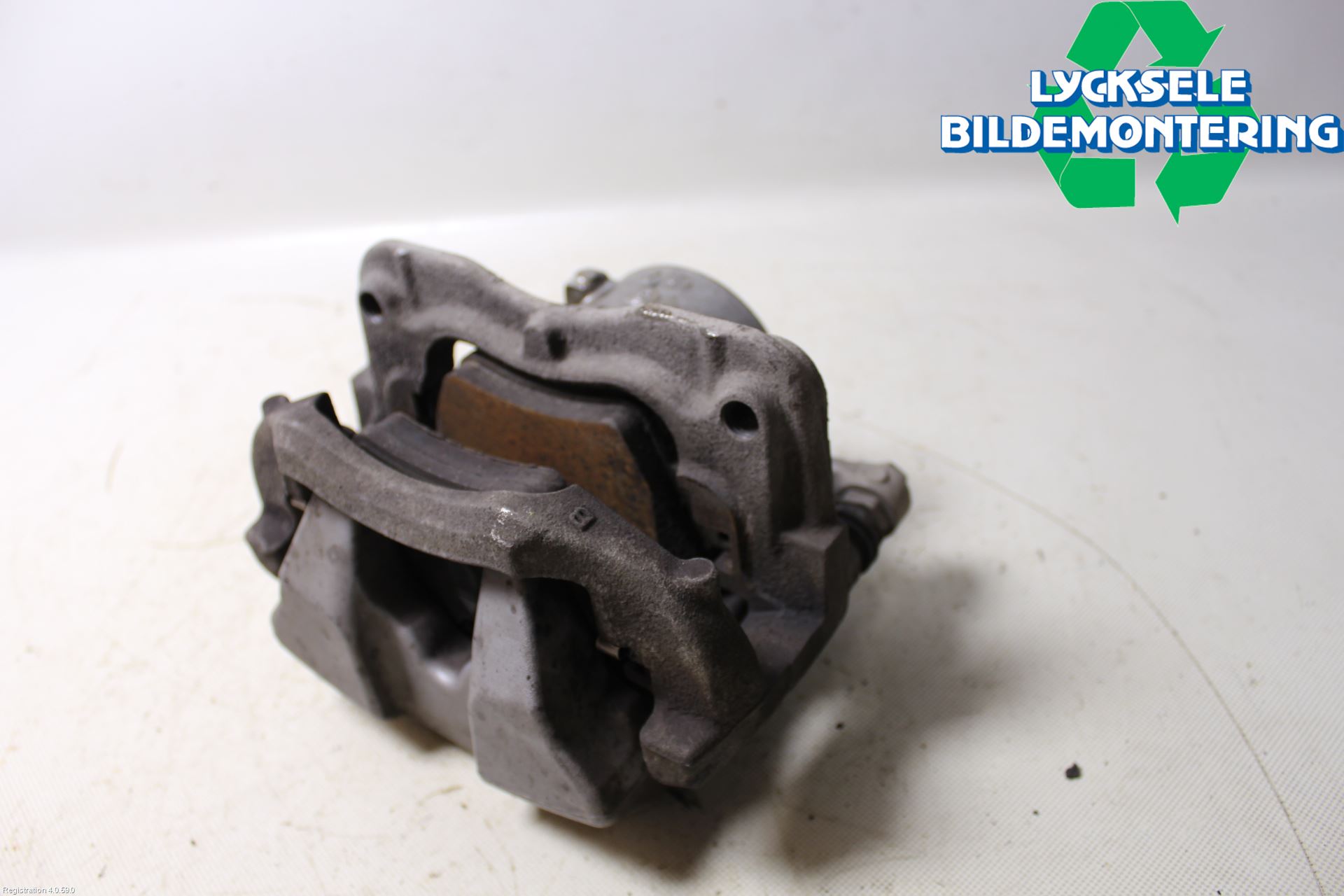 BMW 5 G30/G31/F90 17-23 Bromsok Fram Höger