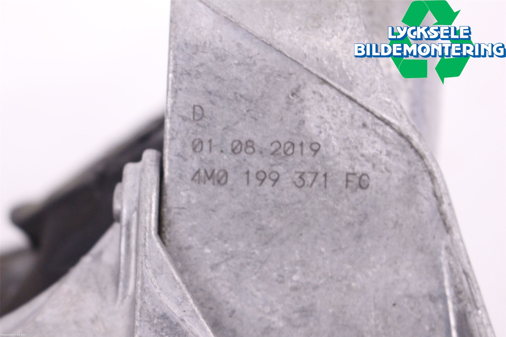 Audi A4 ALLROAD 17- Motorkudde