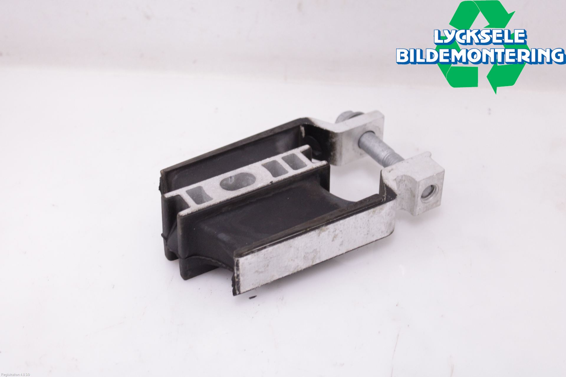 Volvo V60 19- Motorfäste