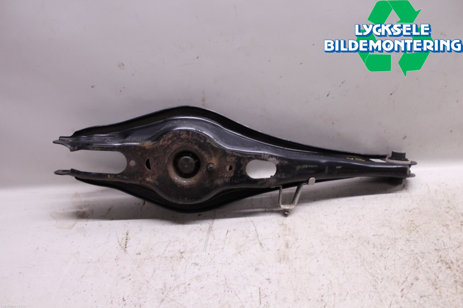 Volkswagen VW PASSAT 15-19 Bärarm Bak Vänster