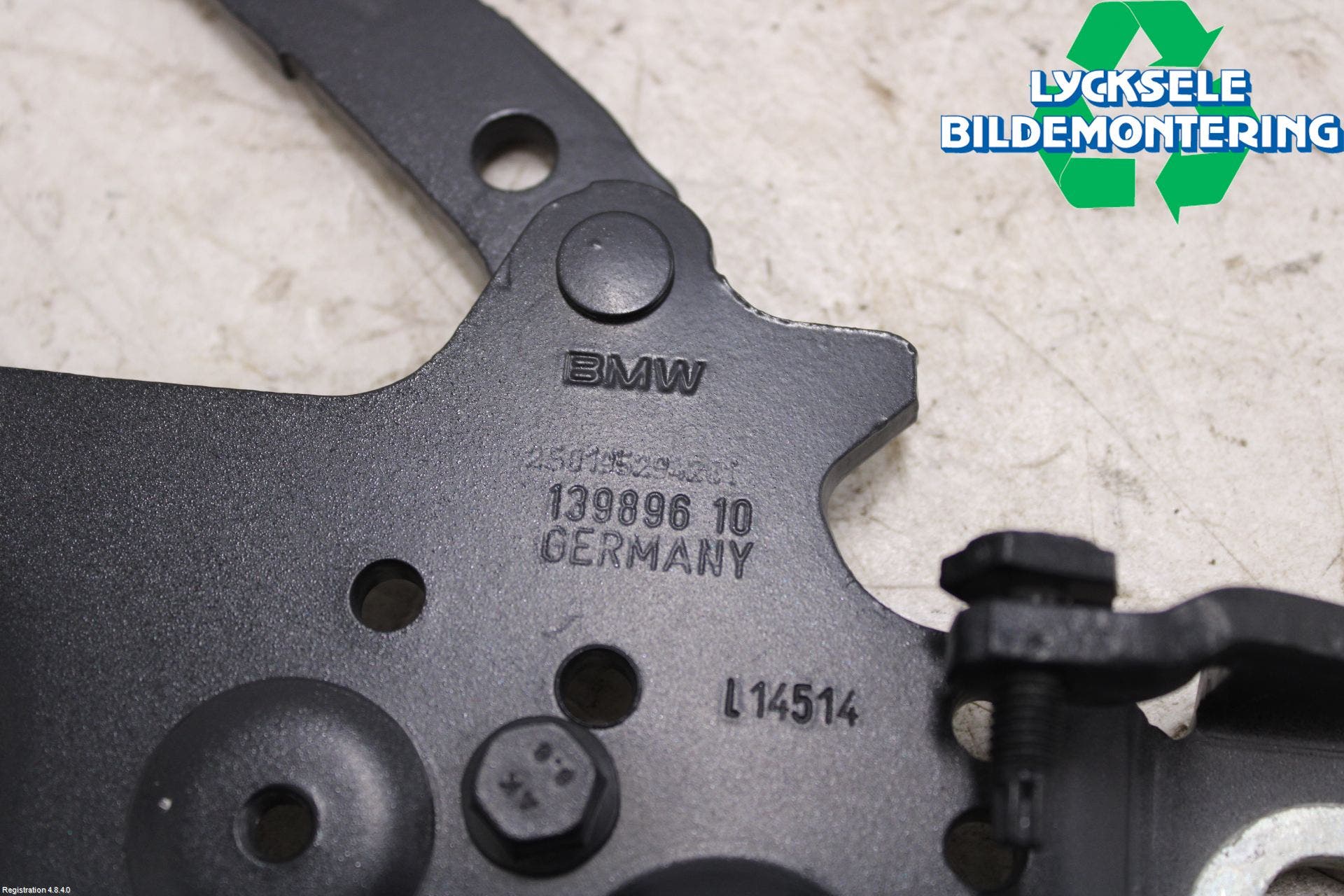 BMW 3 F30/F31/F80 12-19 Huvgångjärn