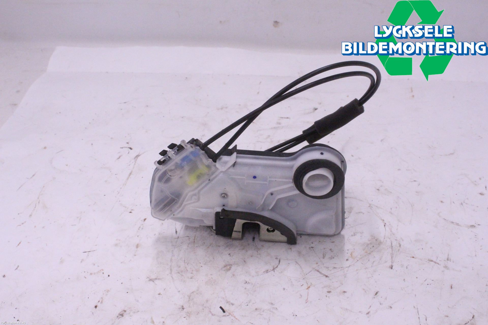 Toyota HILUX 16- Låskista-Dörrlås