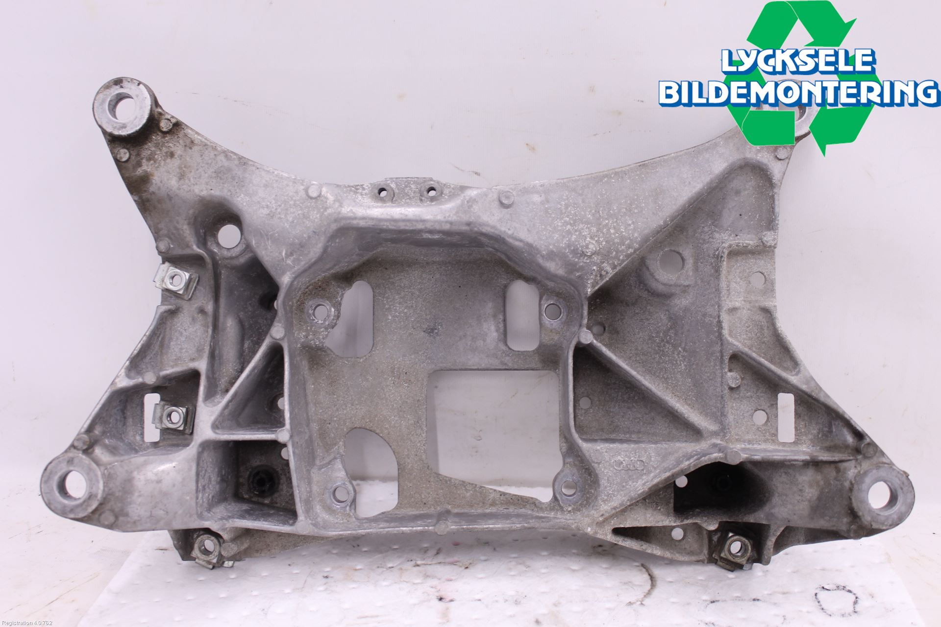 Audi A6 F2/C8 19- Växellådsbalk