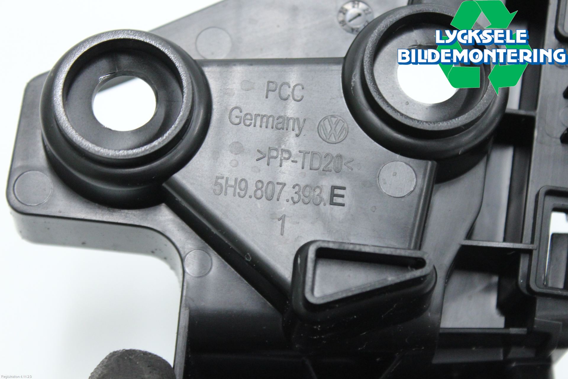 Volkswagen VW GOLF / E-GOLF VIII 20- Stötfångarfäste Bak Vä