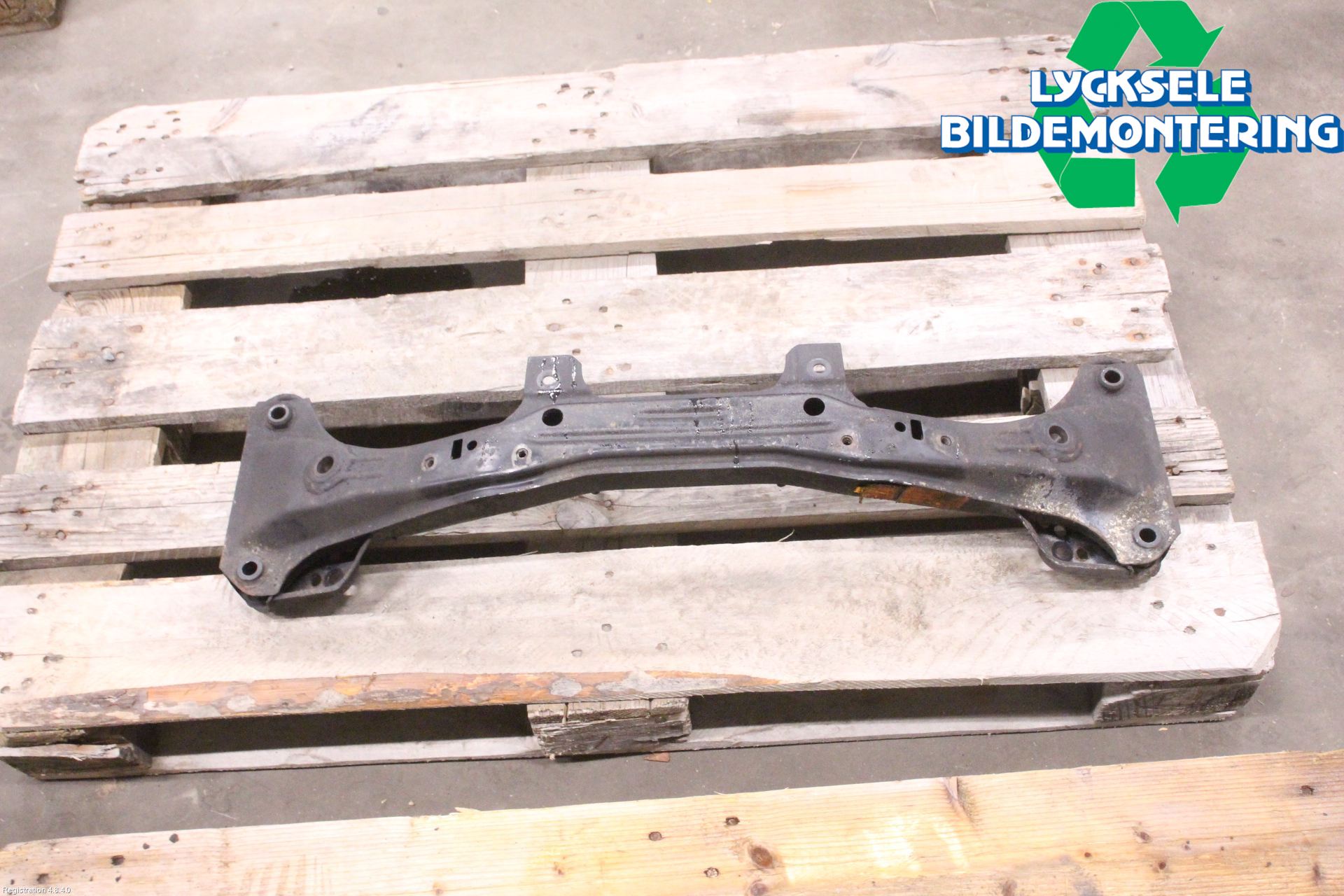 BMW 3 E36      91-00 Framvagnsbalk