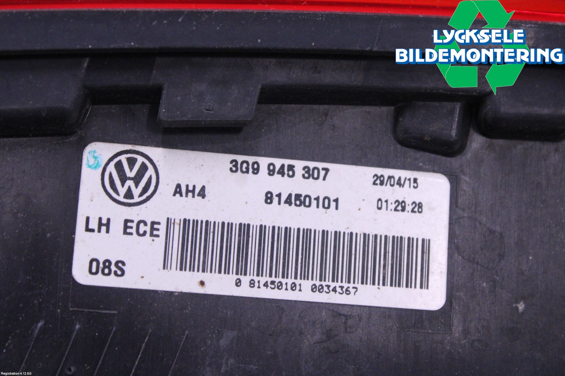 Volkswagen VW PASSAT 15-19 Bakljus Lucka Vä