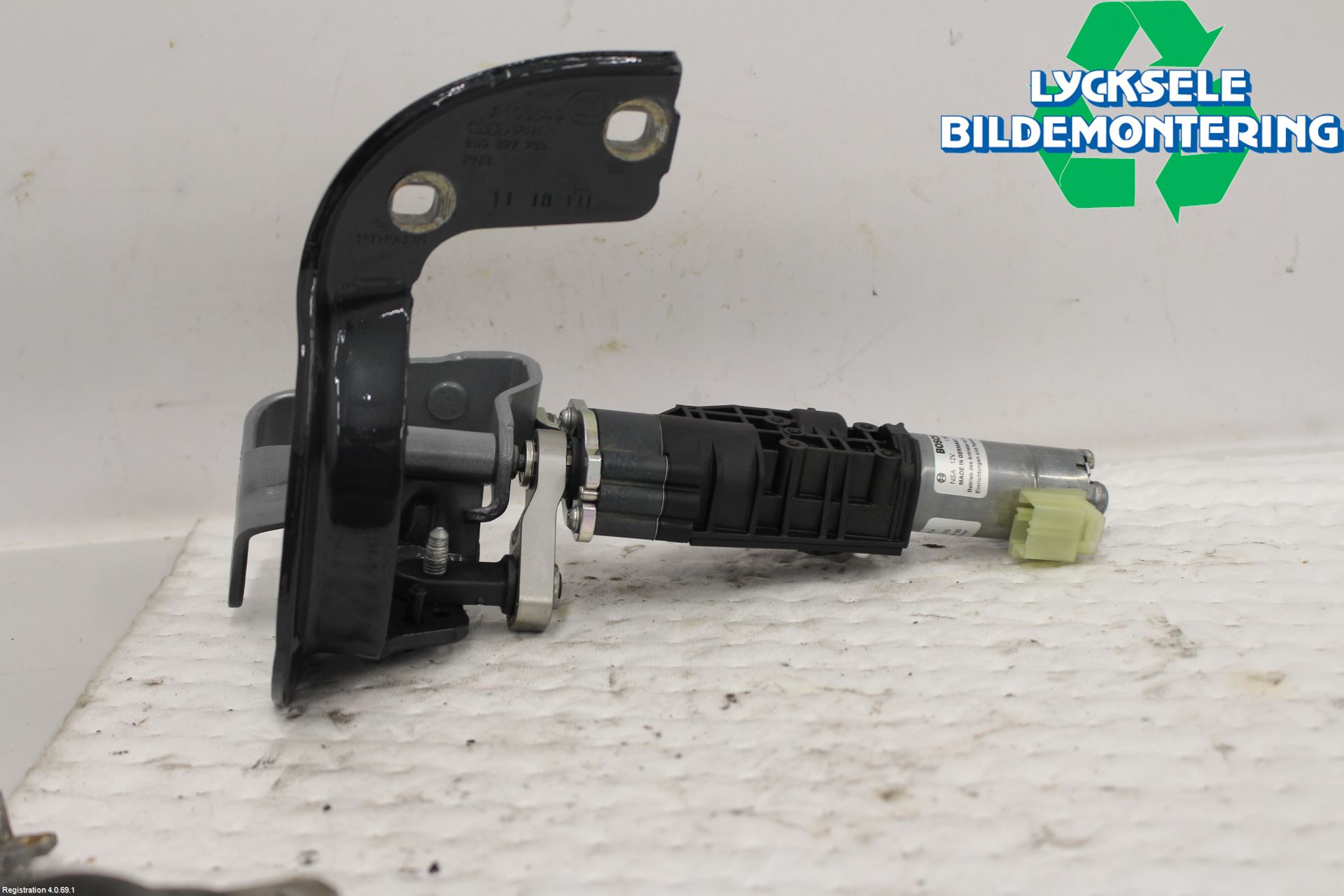 Audi A4/S4 B9 16-19 Bakluckeöppnare Automatisk