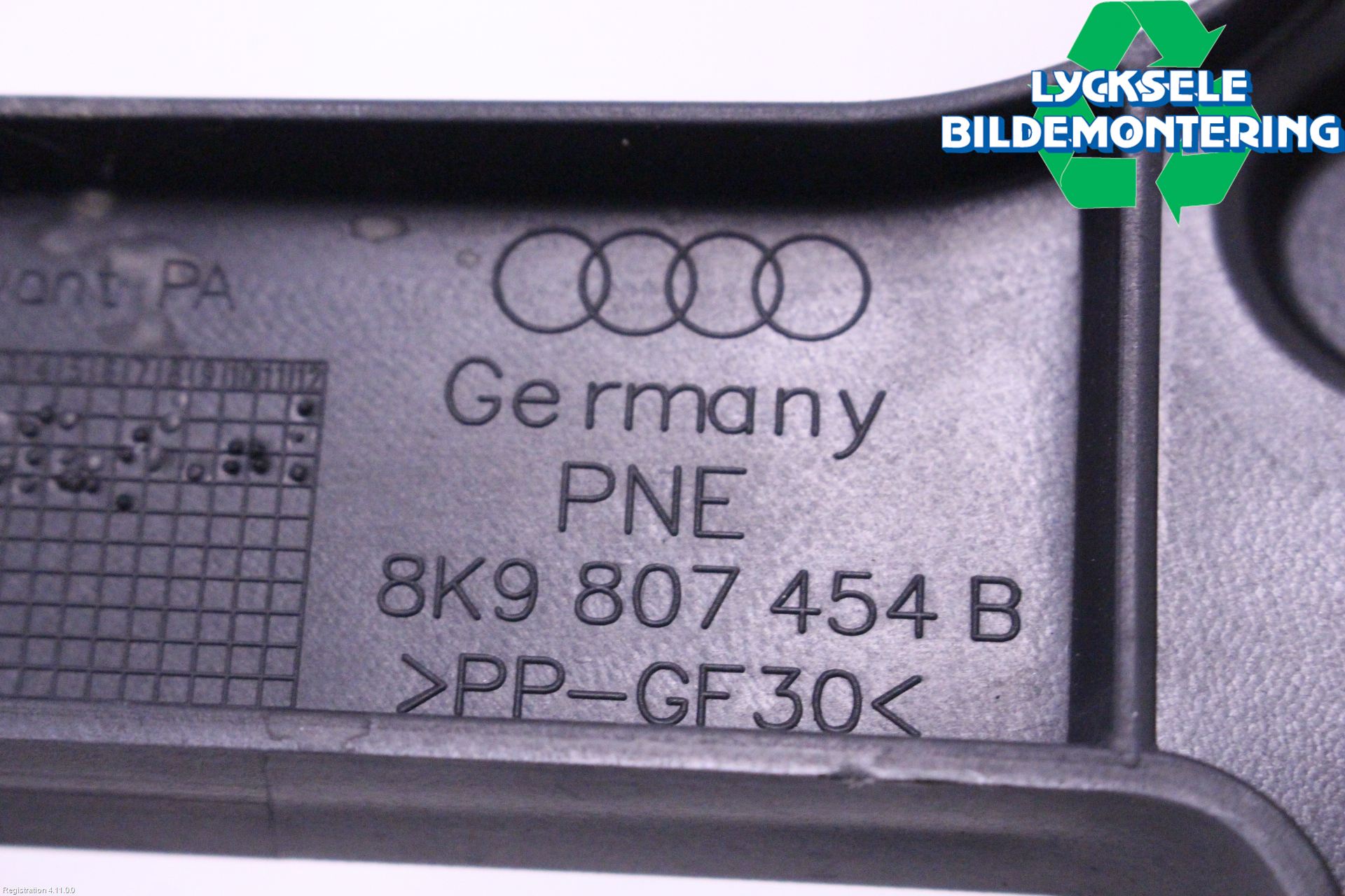Audi A4 12-15 Stötfångarfäste Bak Hö