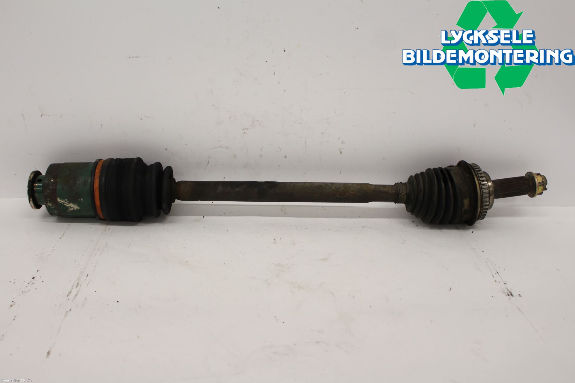 Subaru IMPREZA II  01-02 Drivaxel Fram Höger