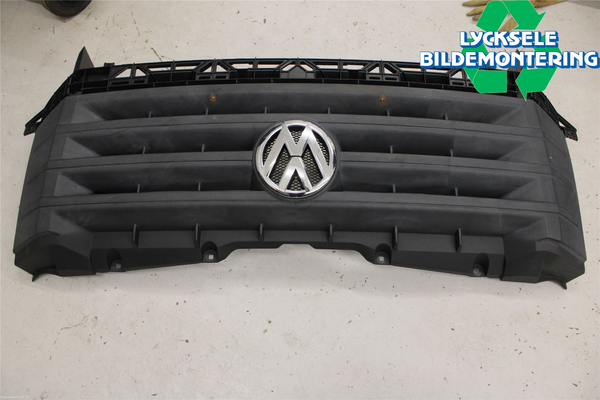 Volkswagen VW CRAFTER 06-16 Grill Komp