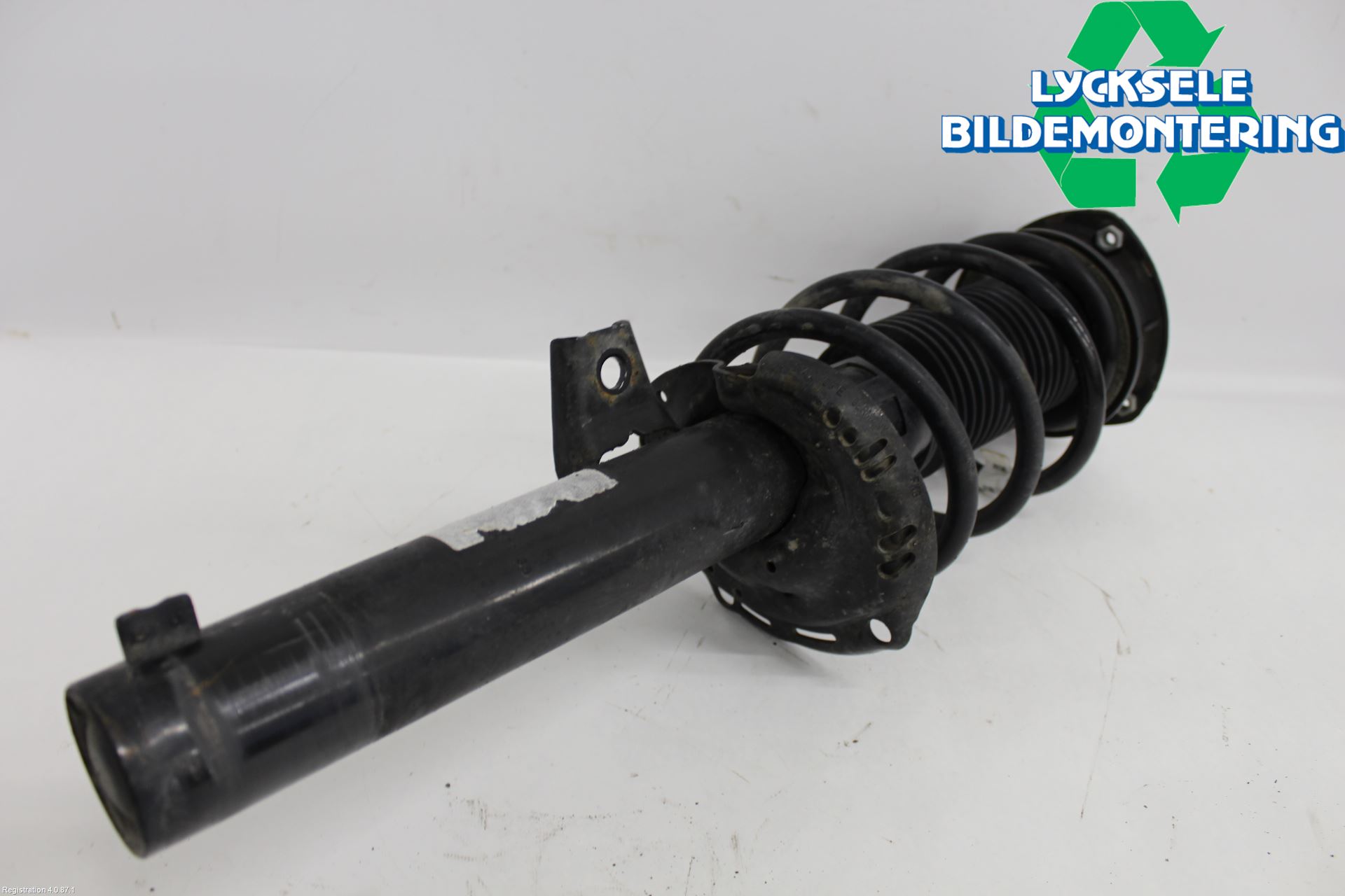 Seat ATECA 16->> Fjäderben Fram Höger