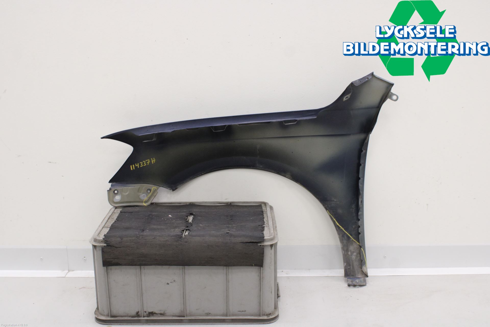 Volkswagen VW PASSAT 11-14 Skärm Fram Höger