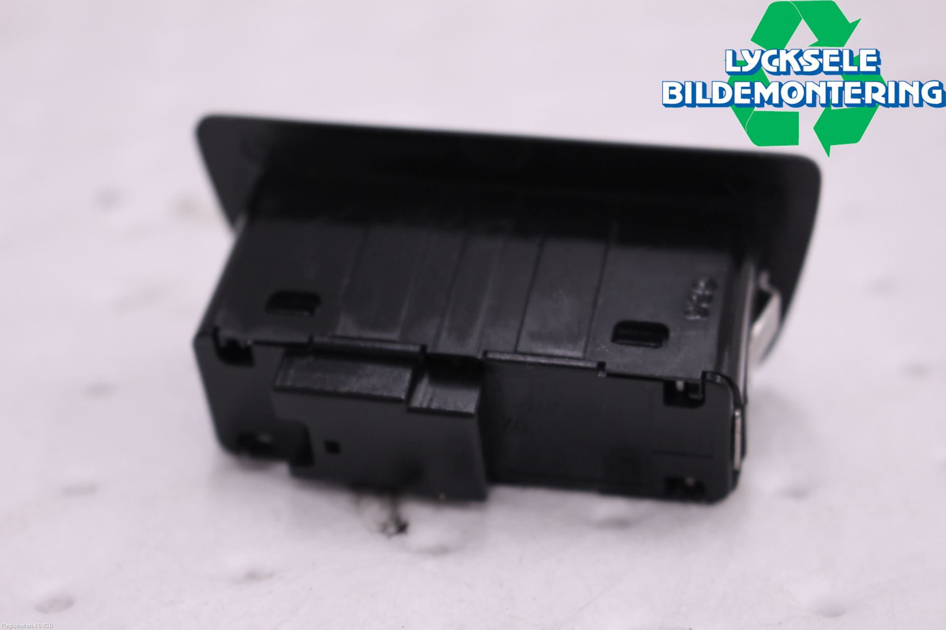 BMW X1 F48 15-22 Strömställare Baklucka