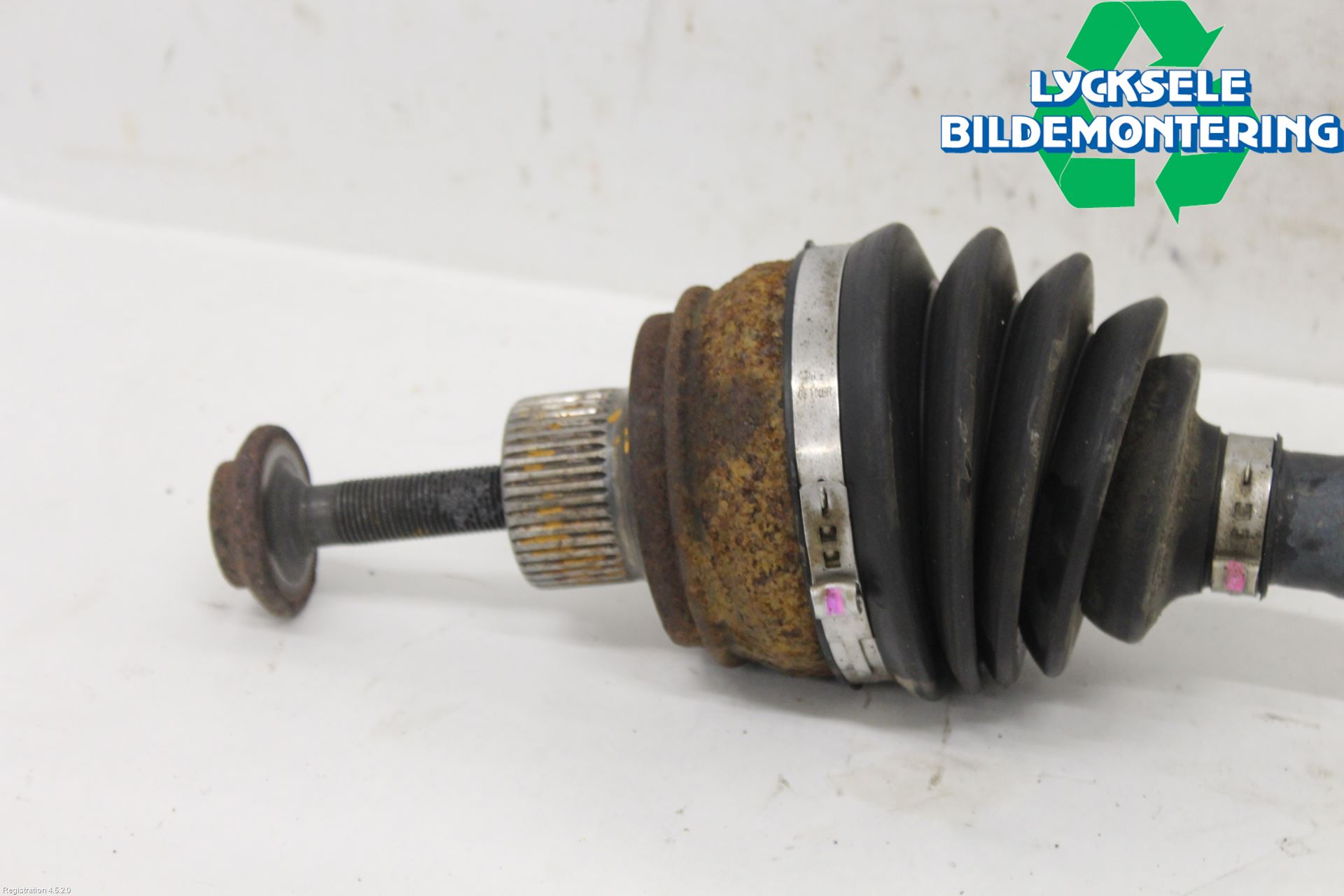 Audi Q5 09-16 Drivaxel Fram Höger