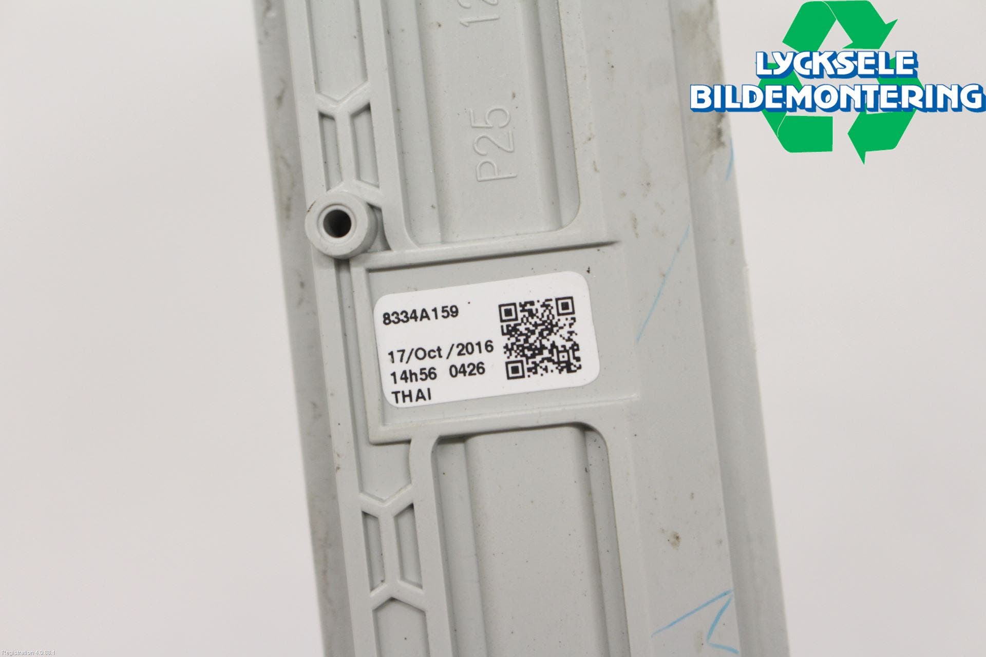 Mitsubishi L200 16-23 Bromsljus Bakruta