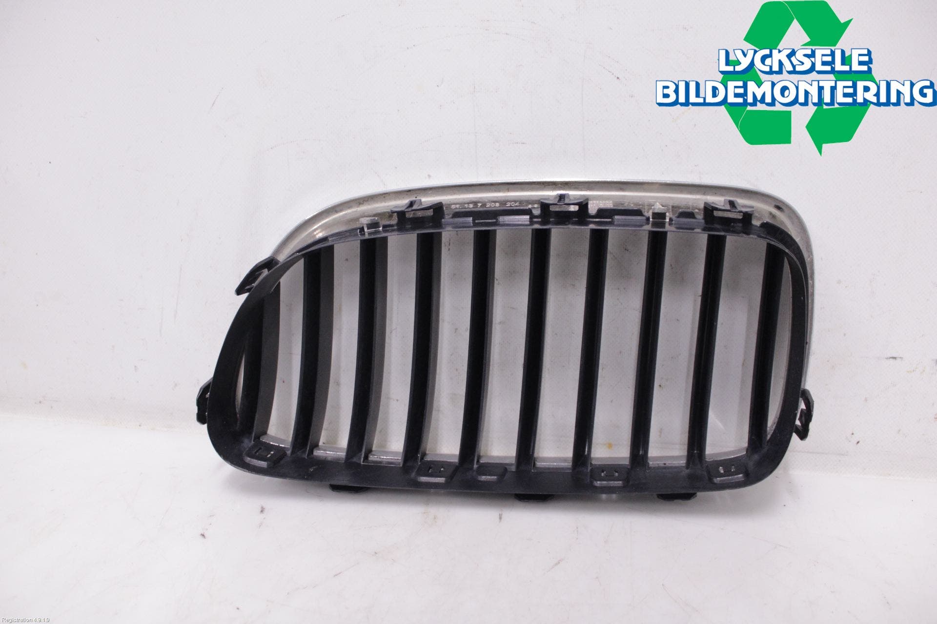 BMW 5 F10/F11/F18 09-17 Grilldel Höger