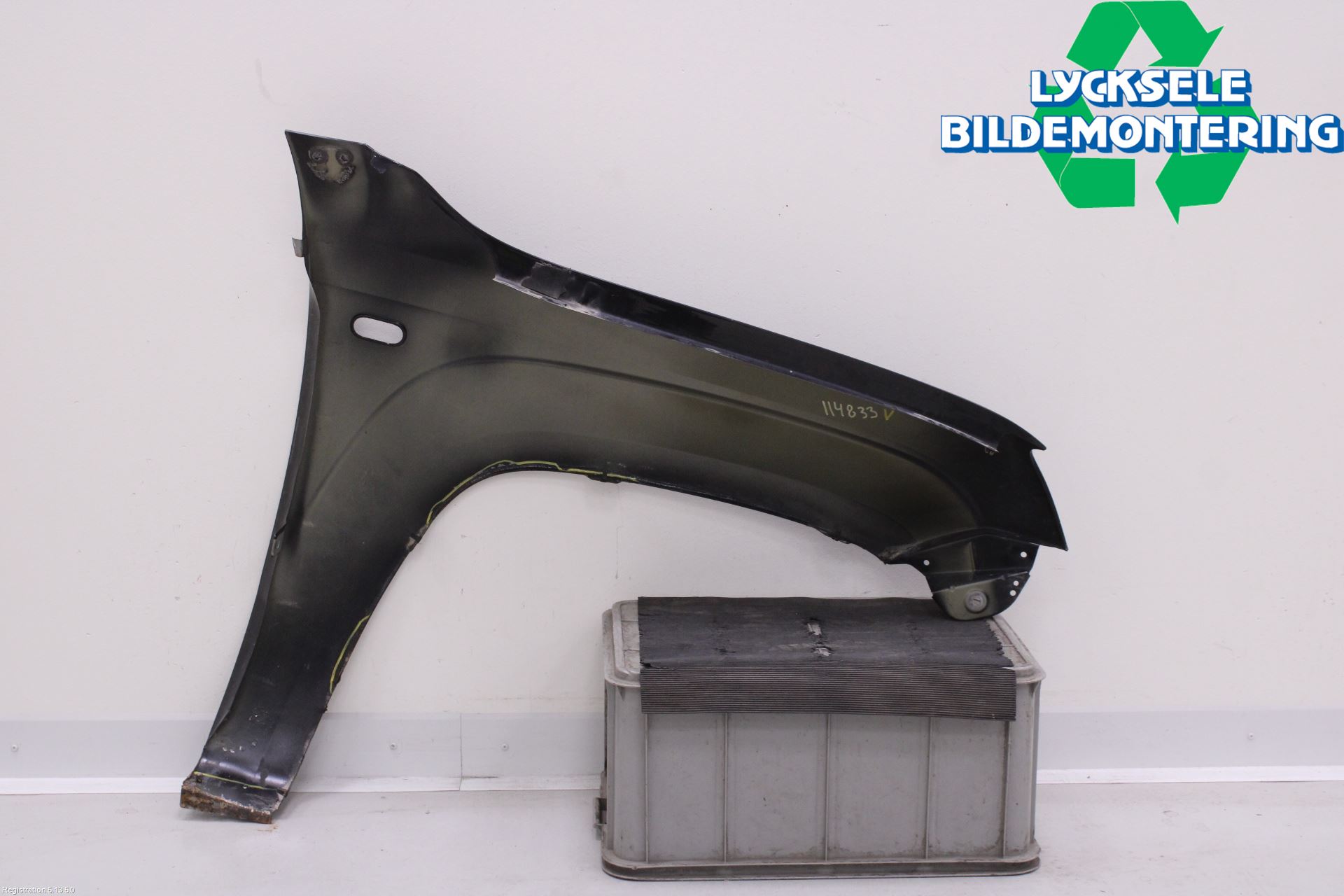 Volkswagen VW AMAROK 2H 10-22 Skärm Fram Vänster