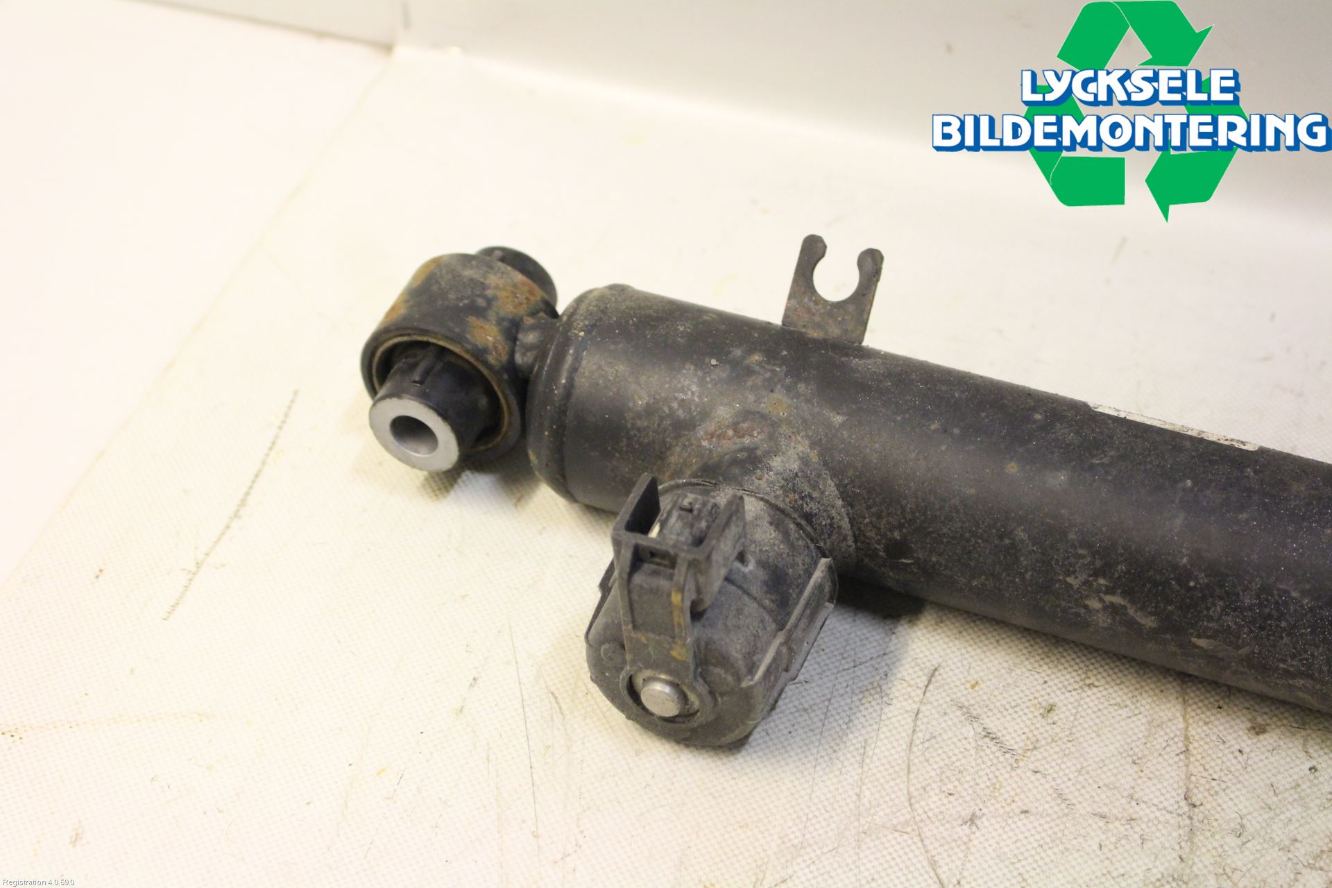 Opel INSIGNIA 17- Stötdämpare Bak