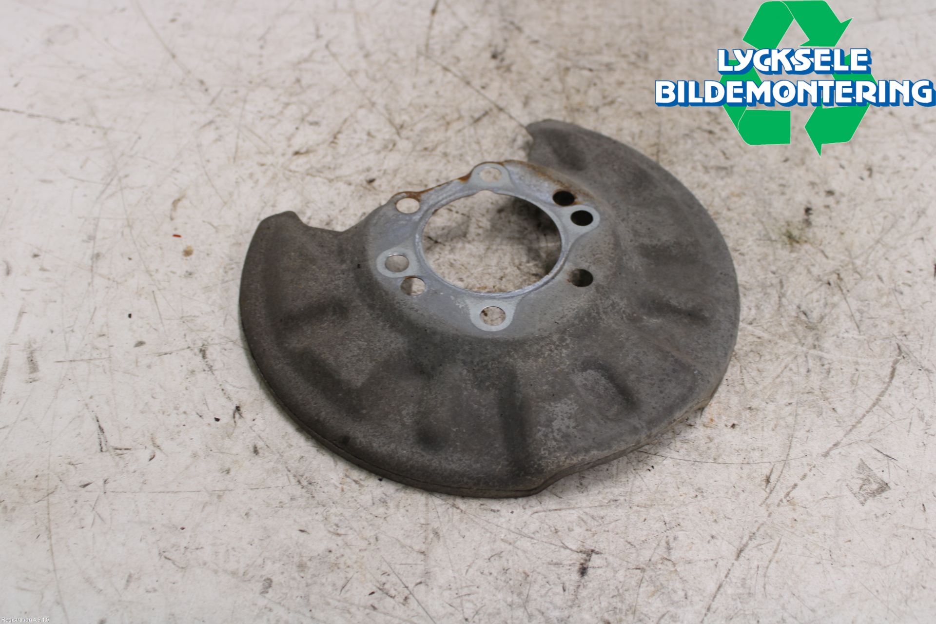 Suzuki SX4 S-CROSS 22- Bromssköld Bak