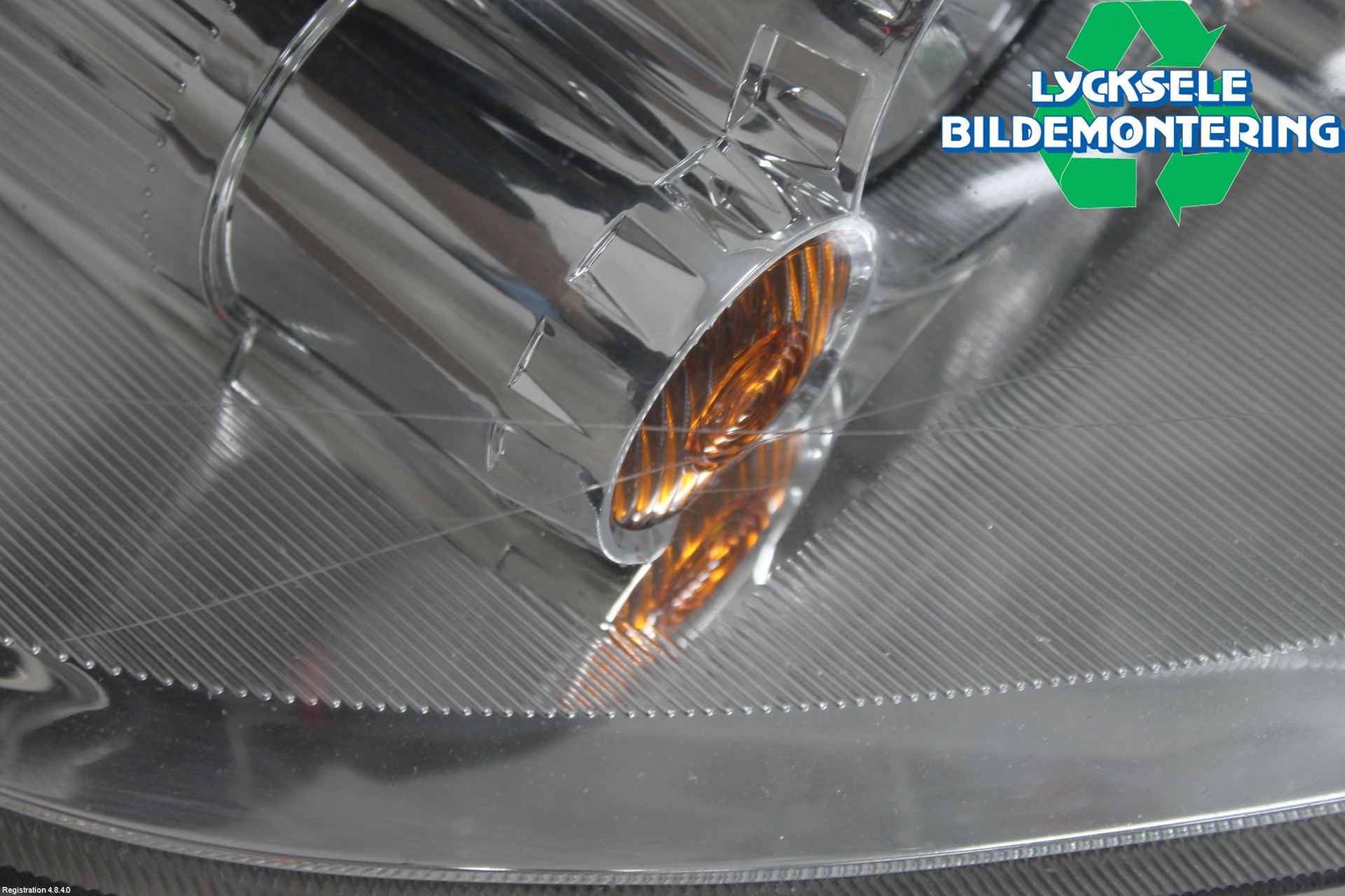 Mitsubishi COLT   04-08 Strålkastare Höger