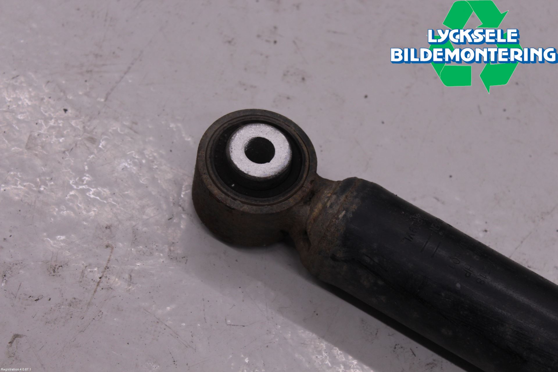 Seat ATECA 16->> Stötdämpare Bak