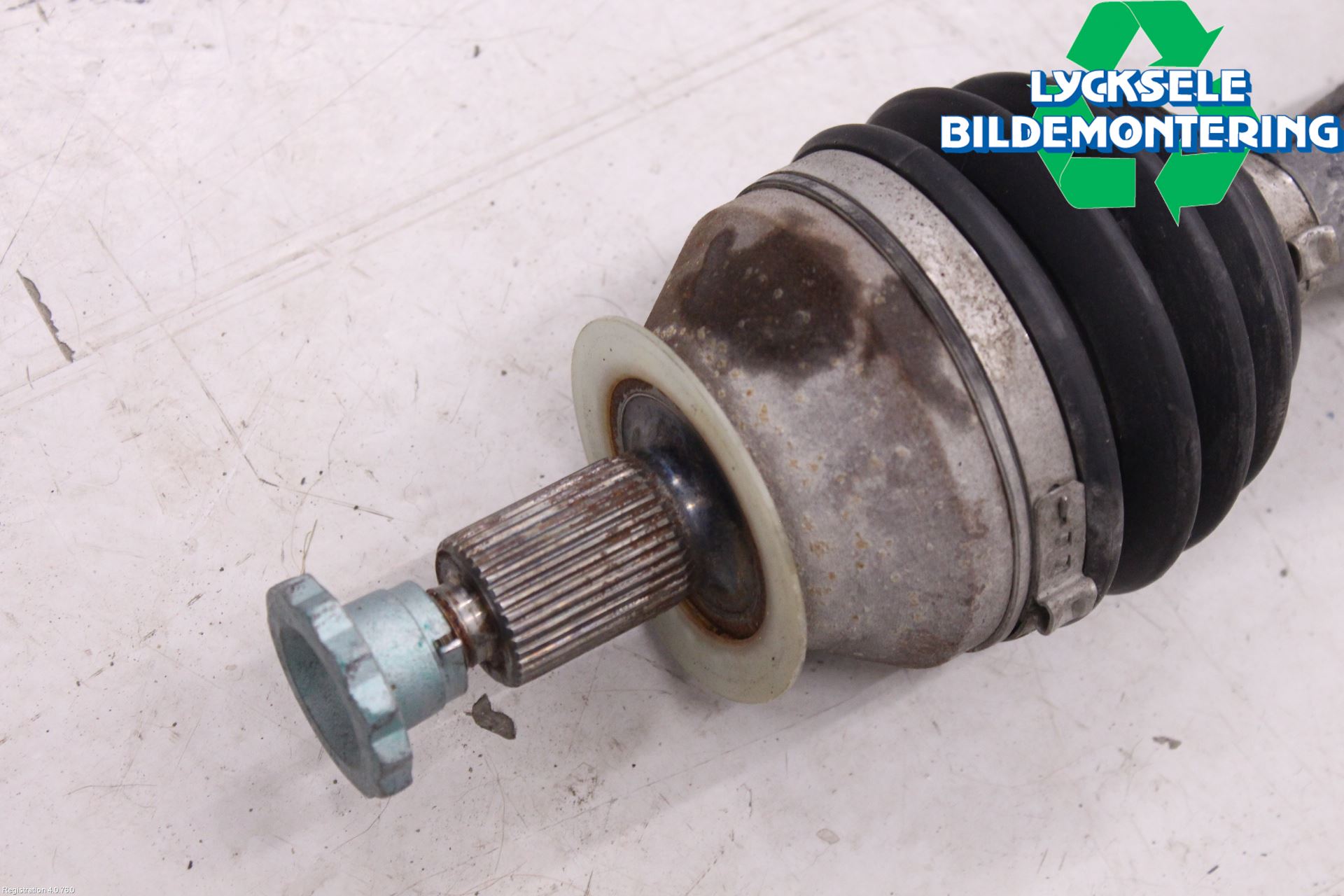 Volkswagen VW T-CROSS 19- Drivaxel Fram Höger