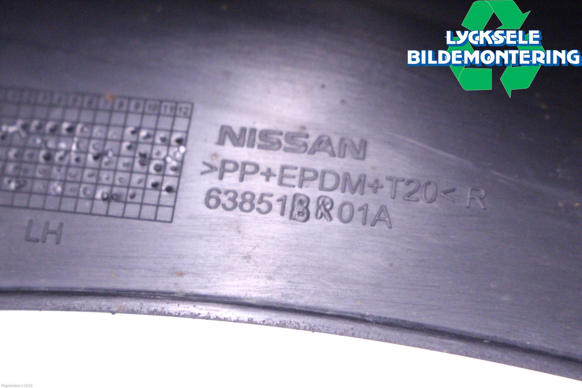 Nissan QASHQAI+2  10-14 Stänkskydd