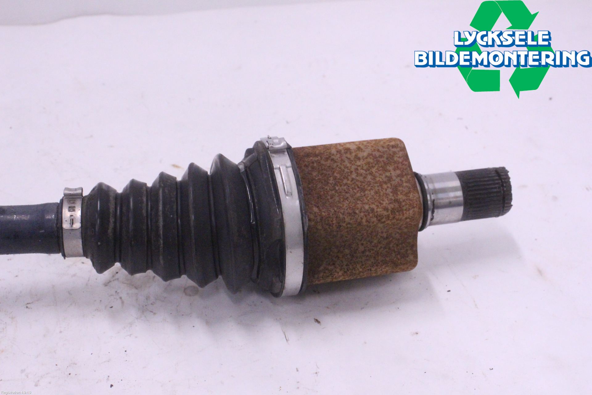 Volkswagen VW PASSAT 20-24 Drivaxel Fram Vänster