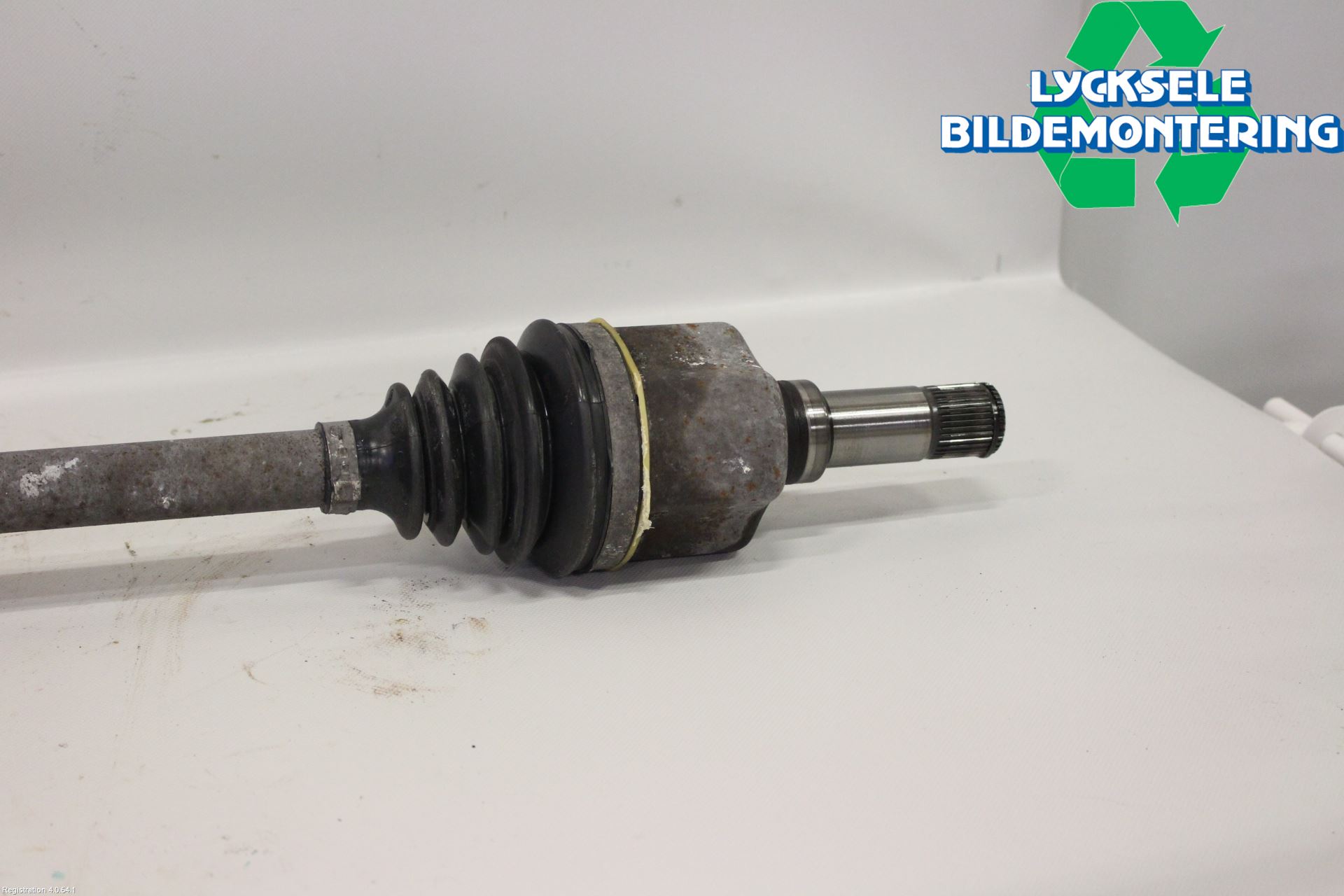 Ford TRANSIT    00-06 Drivaxel Fram Vänster