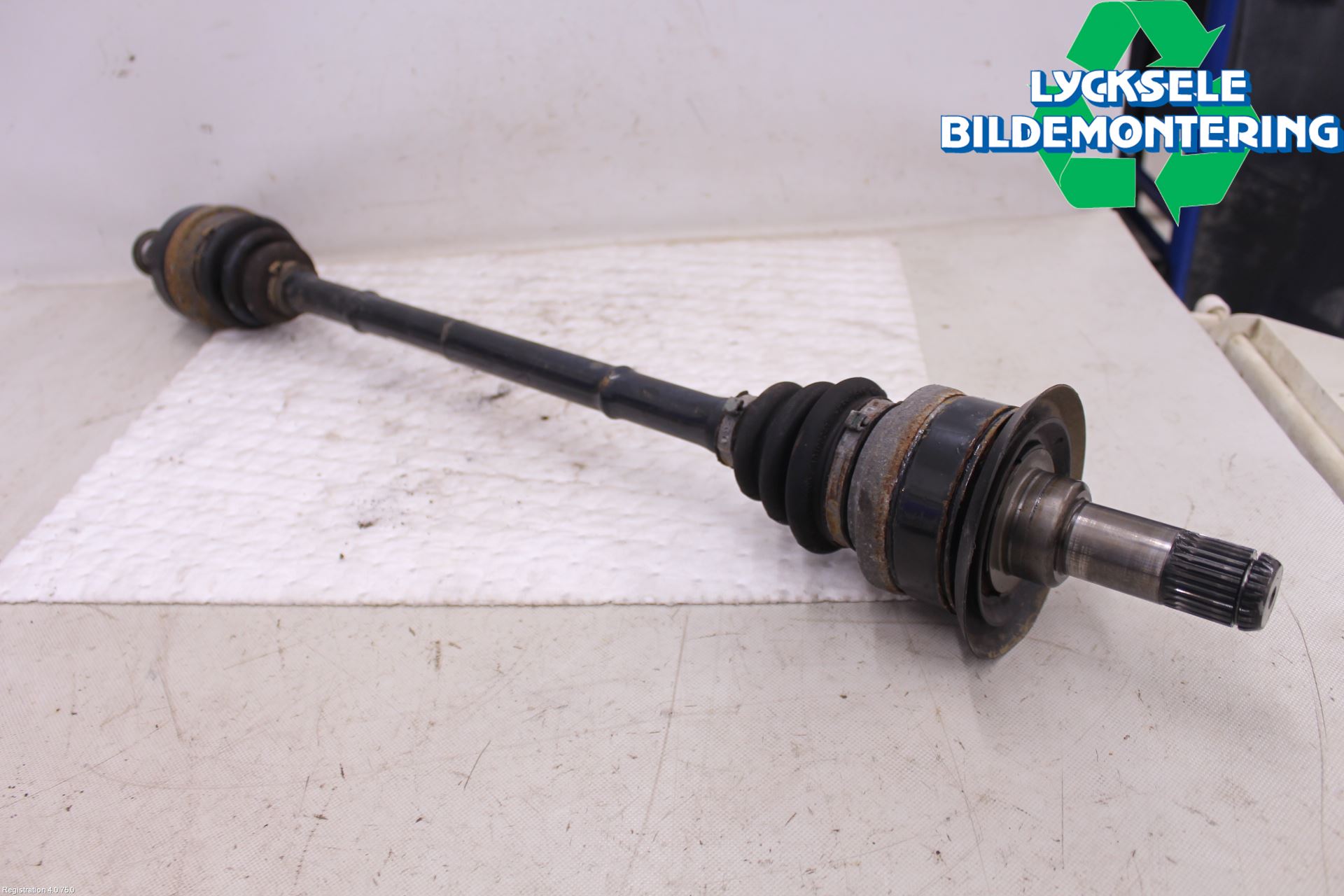 BMW 3 F30/F31/F80 12-19 Drivaxel Bak Höger