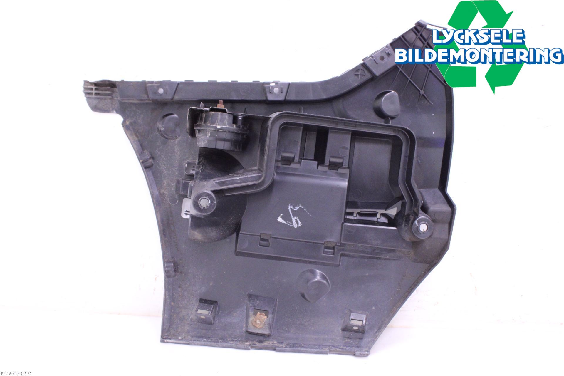 BMW 5 F10/F11/F18 09-17 Stötfångarfäste Bak Hö