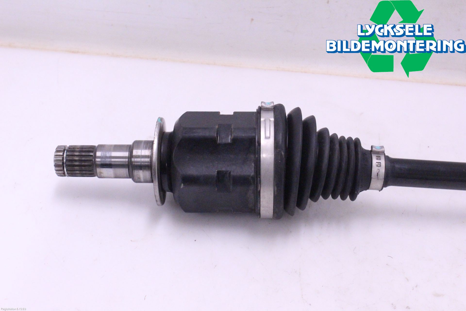 Toyota YARIS CROSS XP21 21- Drivaxel Fram Vänster
