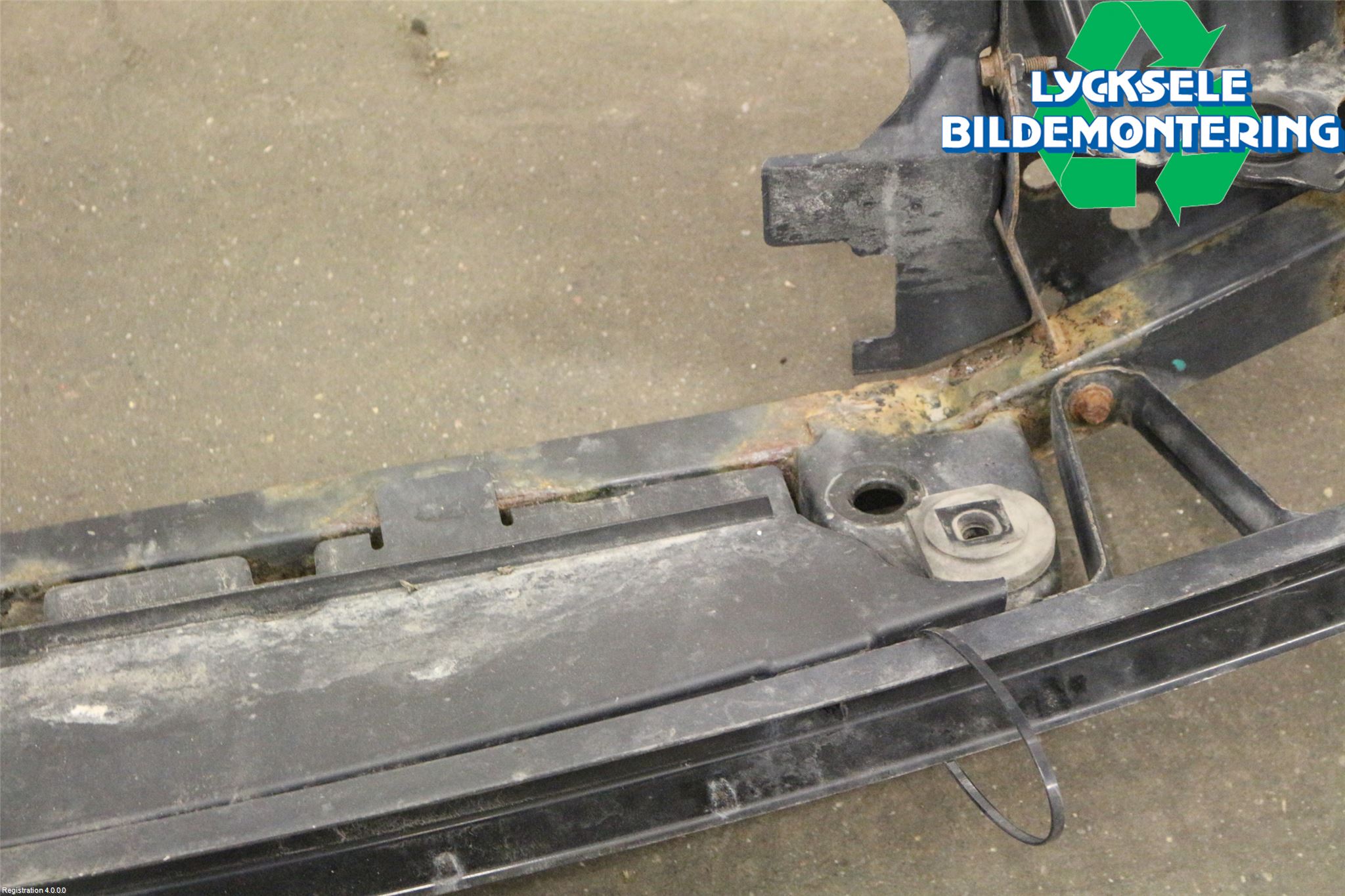 Nissan QASHQAI+2  10-14 Frontkorg