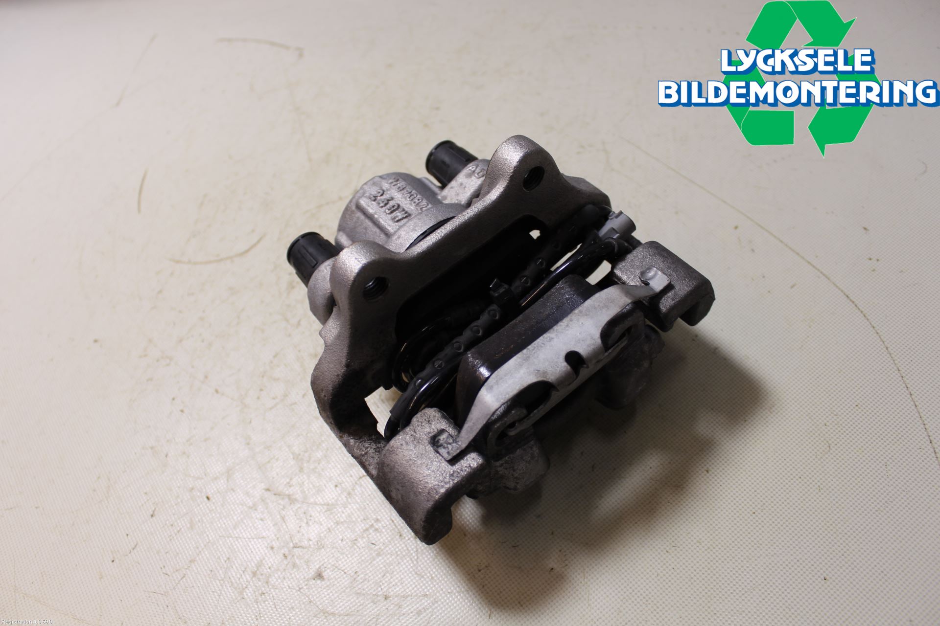 BMW 3 F30/F31/F80 12-19 Bromsok Bak Höger