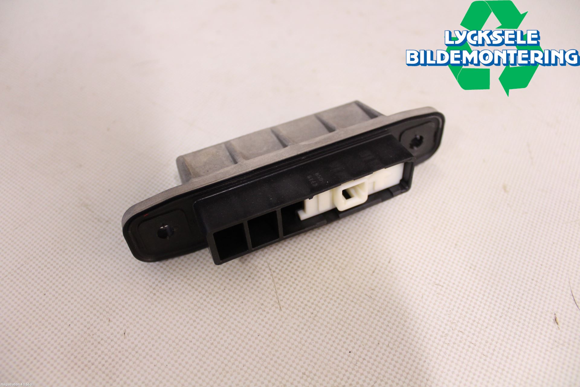 Toyota YARIS XP130 12-14 Bakluckehandtag
